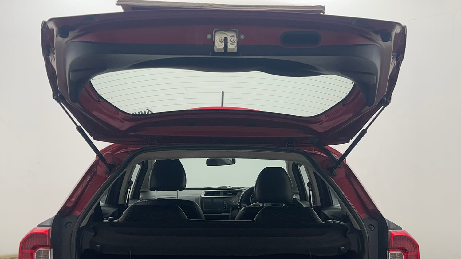 Used 2019 Honda WR-V VX MT Petrol Petrol Manual interior DICKY DOOR OPEN VIEW
