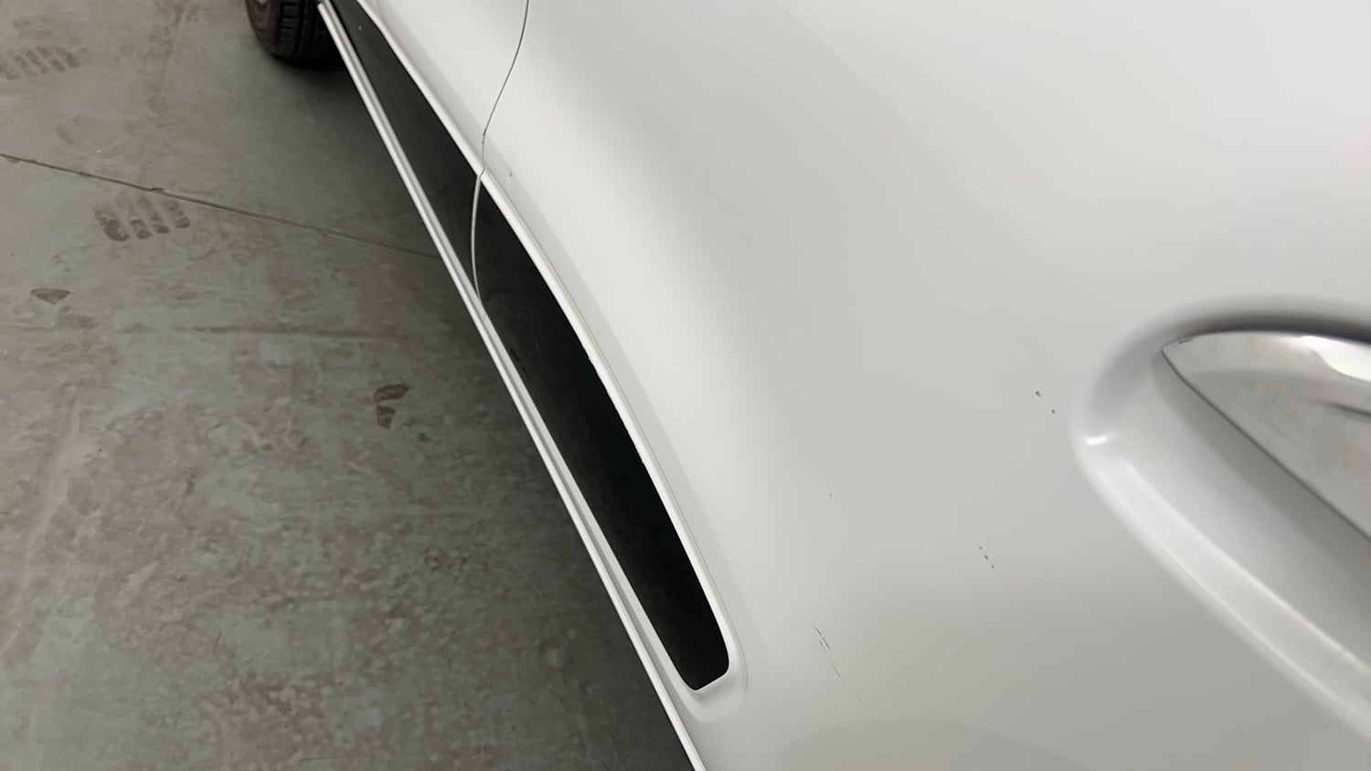 Used 2016 Renault Kwid RXT Petrol Manual dents MINOR SCRATCH