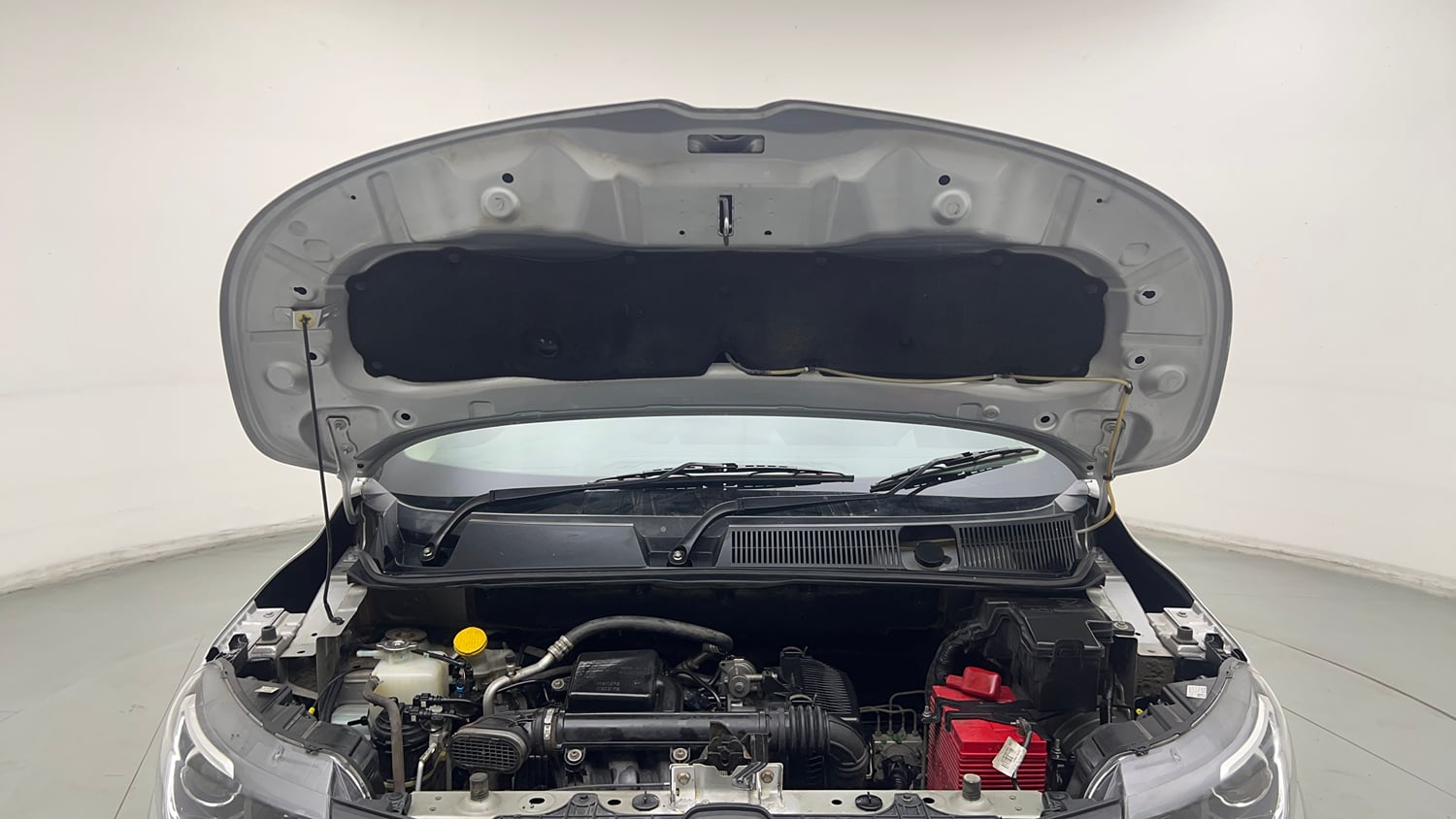 Used 2020 Renault Triber RXL Petrol Manual engine ENGINE & BONNET OPEN FRONT VIEW