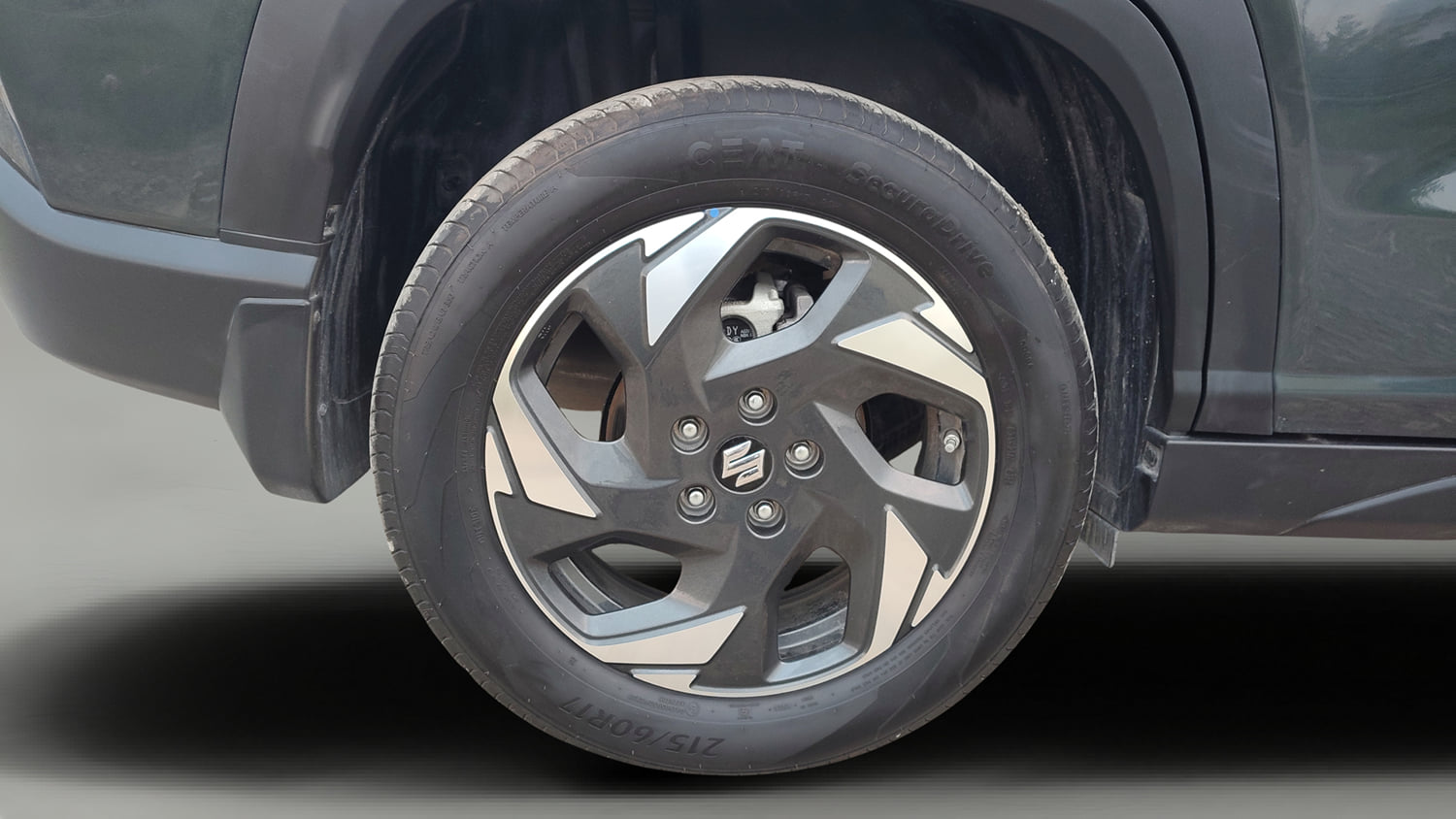 Used 2026 Maruti Suzuki Victoris ZXI+ (O) AT 2W (ADAS) Petrol Automatic tyres RIGHT REAR TYRE RIM VIEW