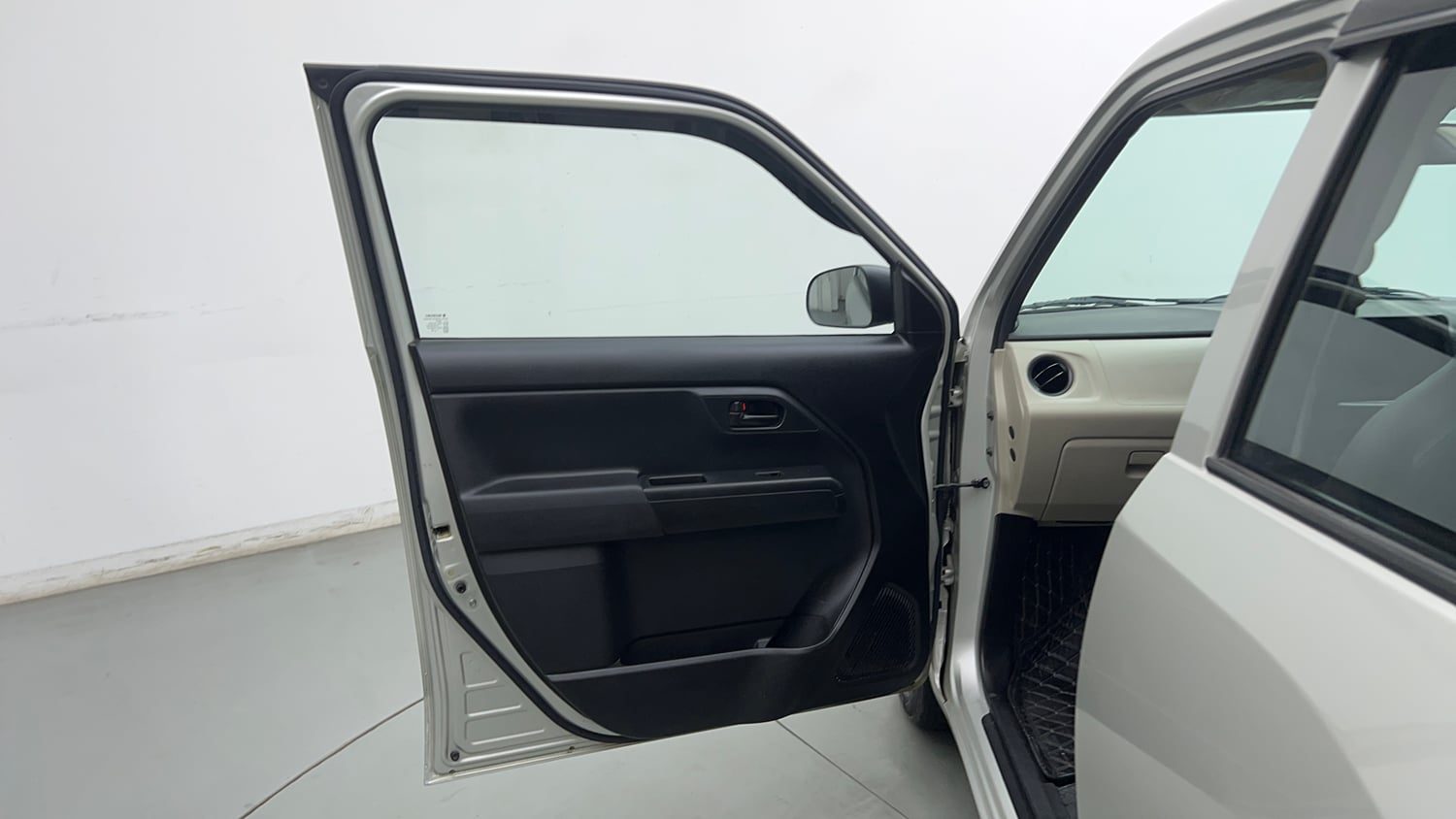 Used 2022 Maruti Suzuki Wagon R 1.0 LXi (O) 1.0 Petrol Manual interior LEFT FRONT DOOR OPEN VIEW