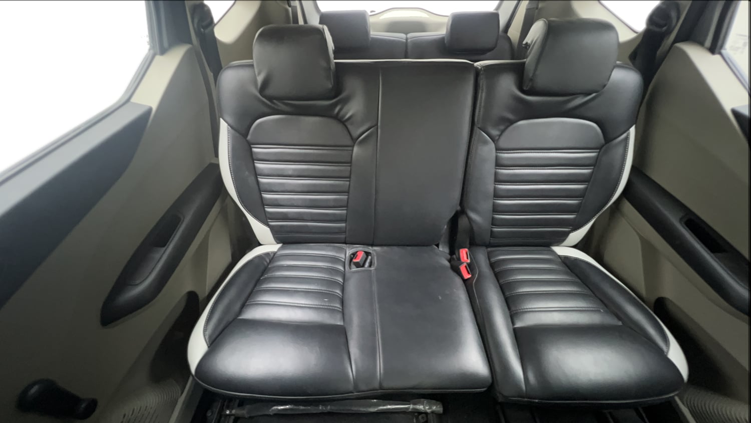 Used 2020 Renault Triber RXL Petrol Manual interior REAR SEAT CONDITION VIEW