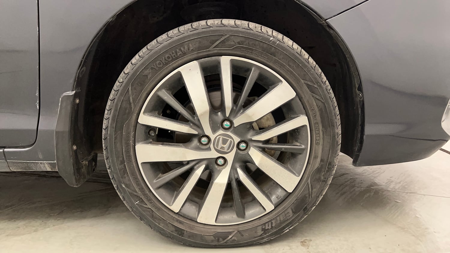 Used 2022 Honda City VX Diesel Diesel Manual tyres RIGHT FRONT TYRE RIM VIEW
