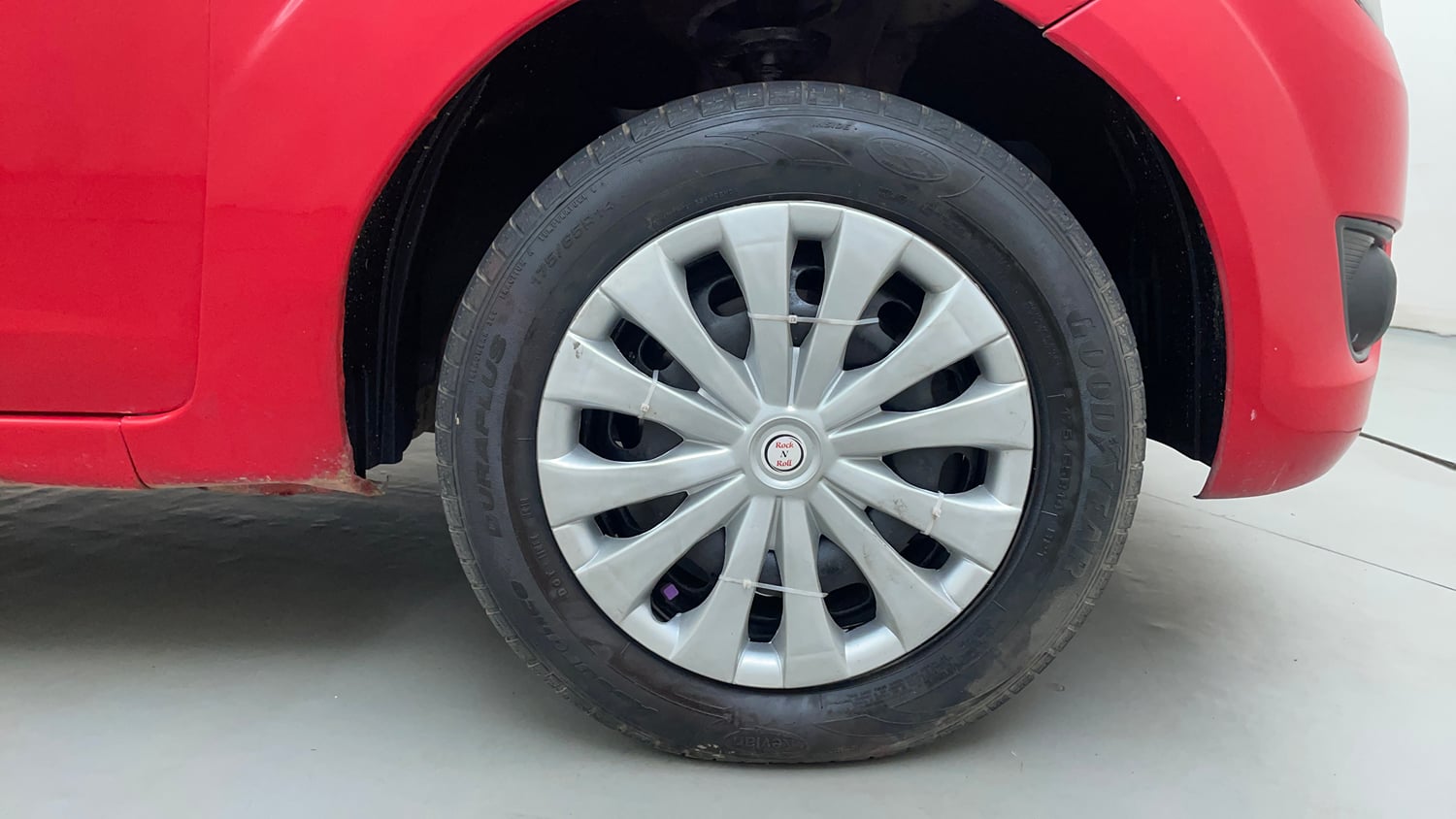 Used 2012 Ford Figo Duratorq Diesel EXI 1.4 Diesel Manual tyres RIGHT FRONT TYRE RIM VIEW