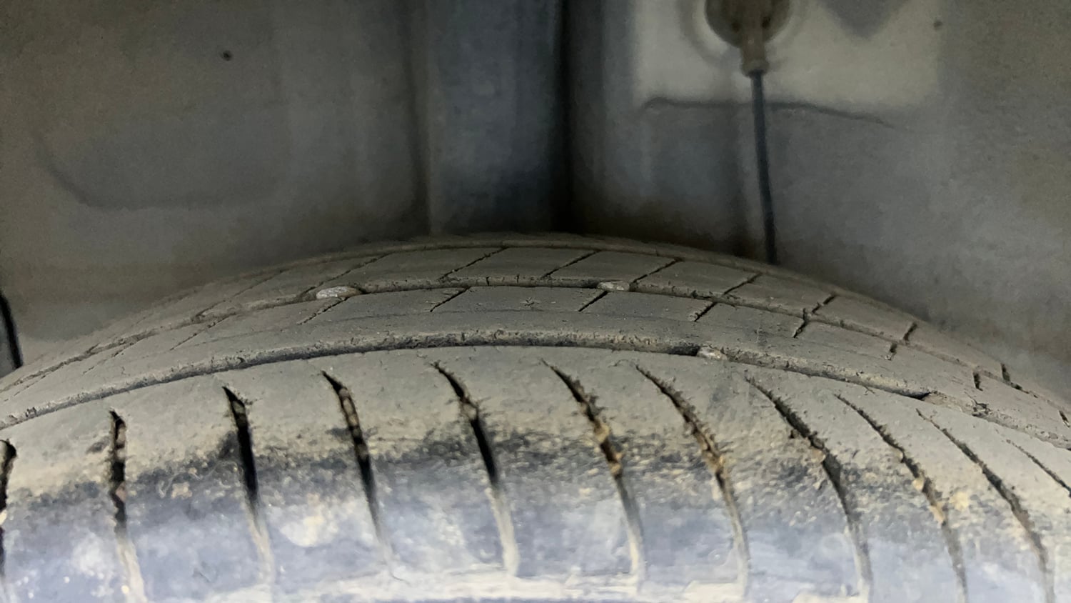 Used 2025 Hyundai Exter SX (O) Connect 1.2 MT Petrol Manual tyres RIGHT REAR TYRE TREAD VIEW