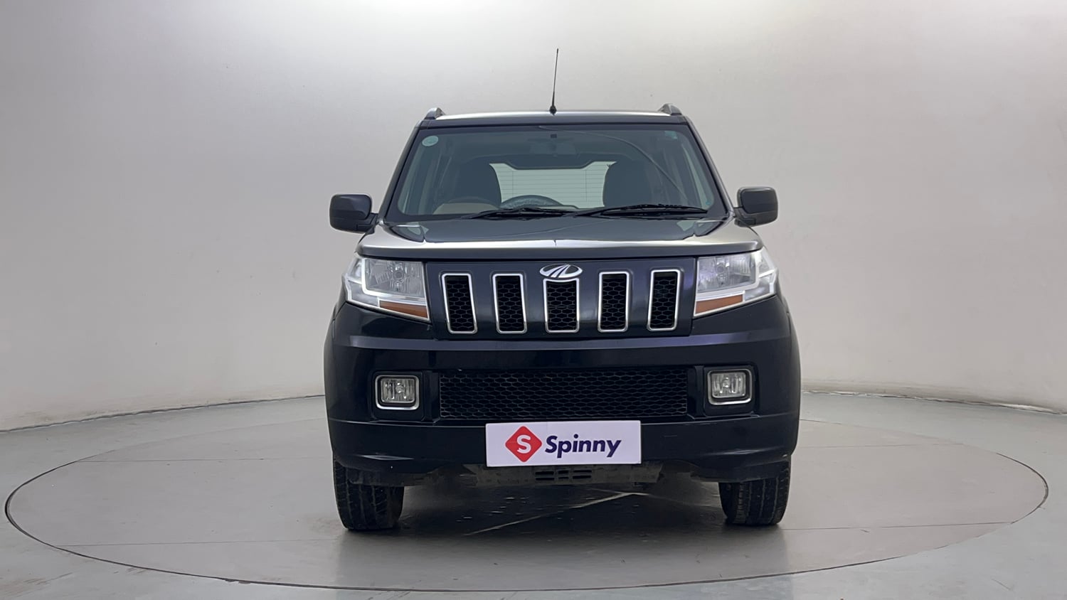 Used 2016 Mahindra TUV300 T8 mHAWK100 Diesel Manual exterior FRONT VIEW