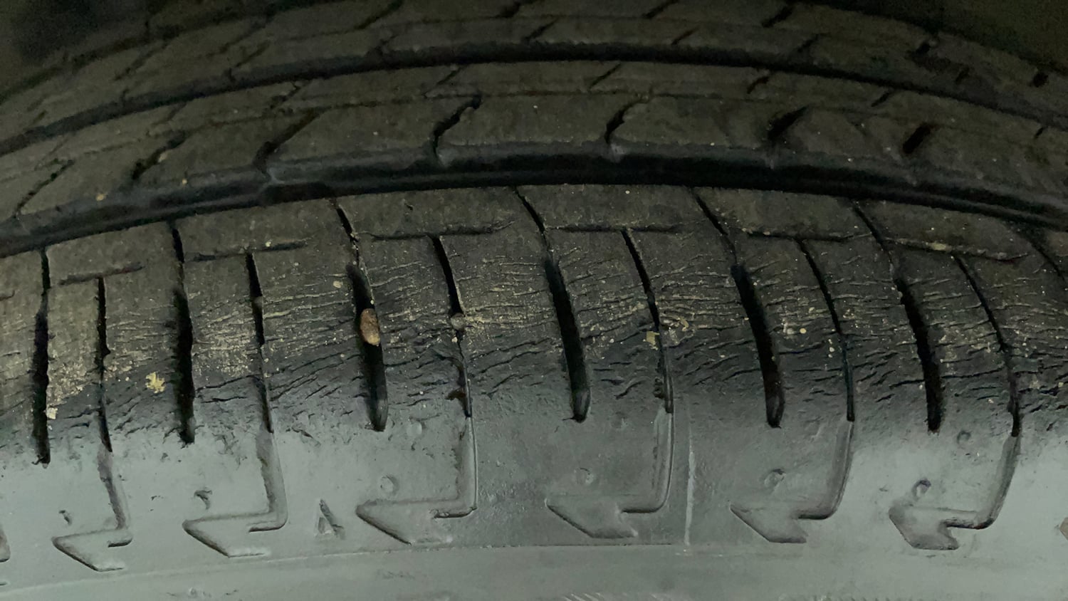 Used 2022 Maruti Suzuki Ignis Alpha 1.2 MT Petrol Manual tyres LEFT FRONT TYRE TREAD VIEW