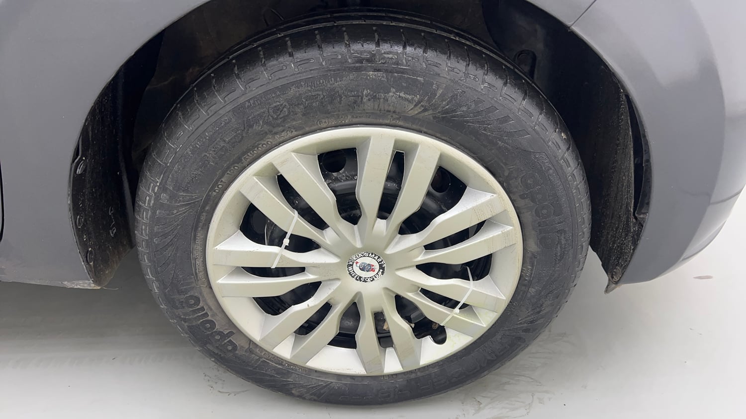 Used 2022 Hyundai Aura S 1.2 CNG Cng Manual tyres RIGHT FRONT TYRE RIM VIEW