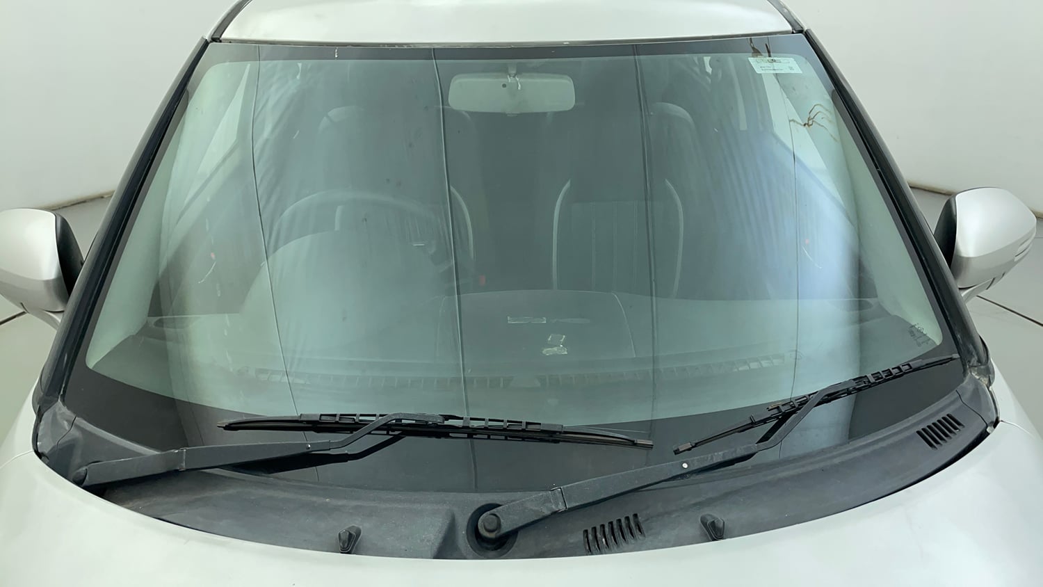 Used 2014 Maruti Suzuki Swift VXi Petrol Manual exterior FRONT WINDSHIELD VIEW