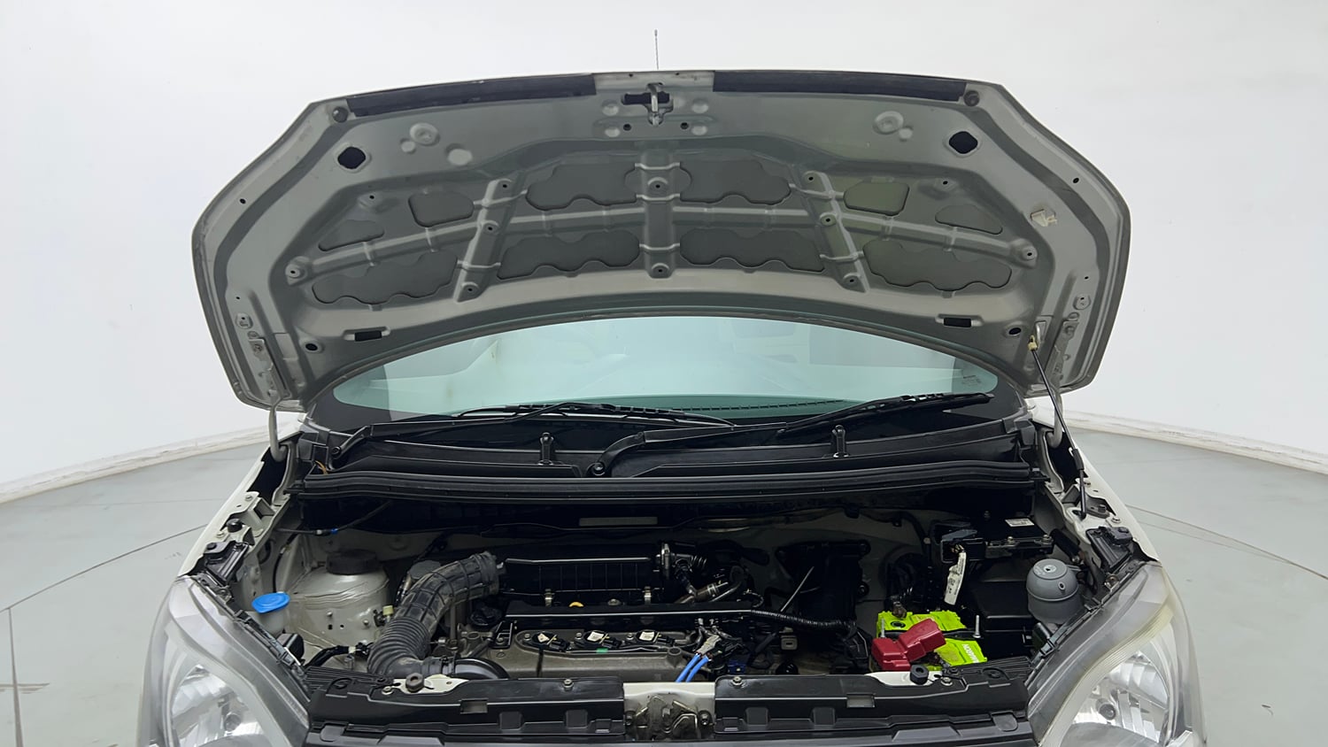 Used 2022 Maruti Suzuki Wagon R 1.0 LXi (O) 1.0 Petrol Manual engine ENGINE & BONNET OPEN FRONT VIEW