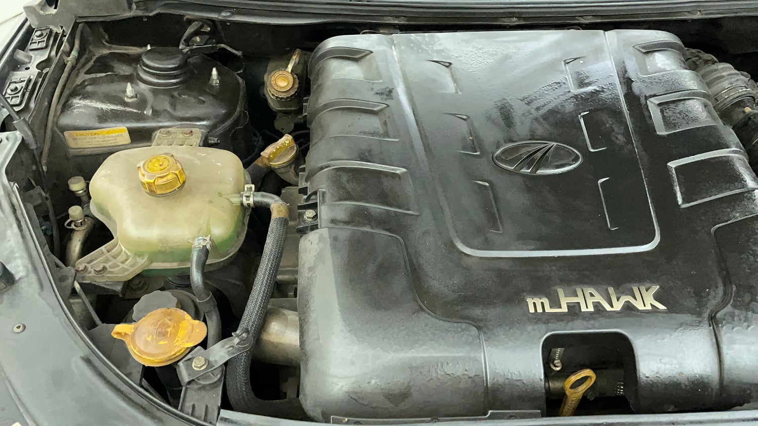 Used 2019 Mahindra XUV500 W7 Diesel Manual engine ENGINE RIGHT SIDE VIEW