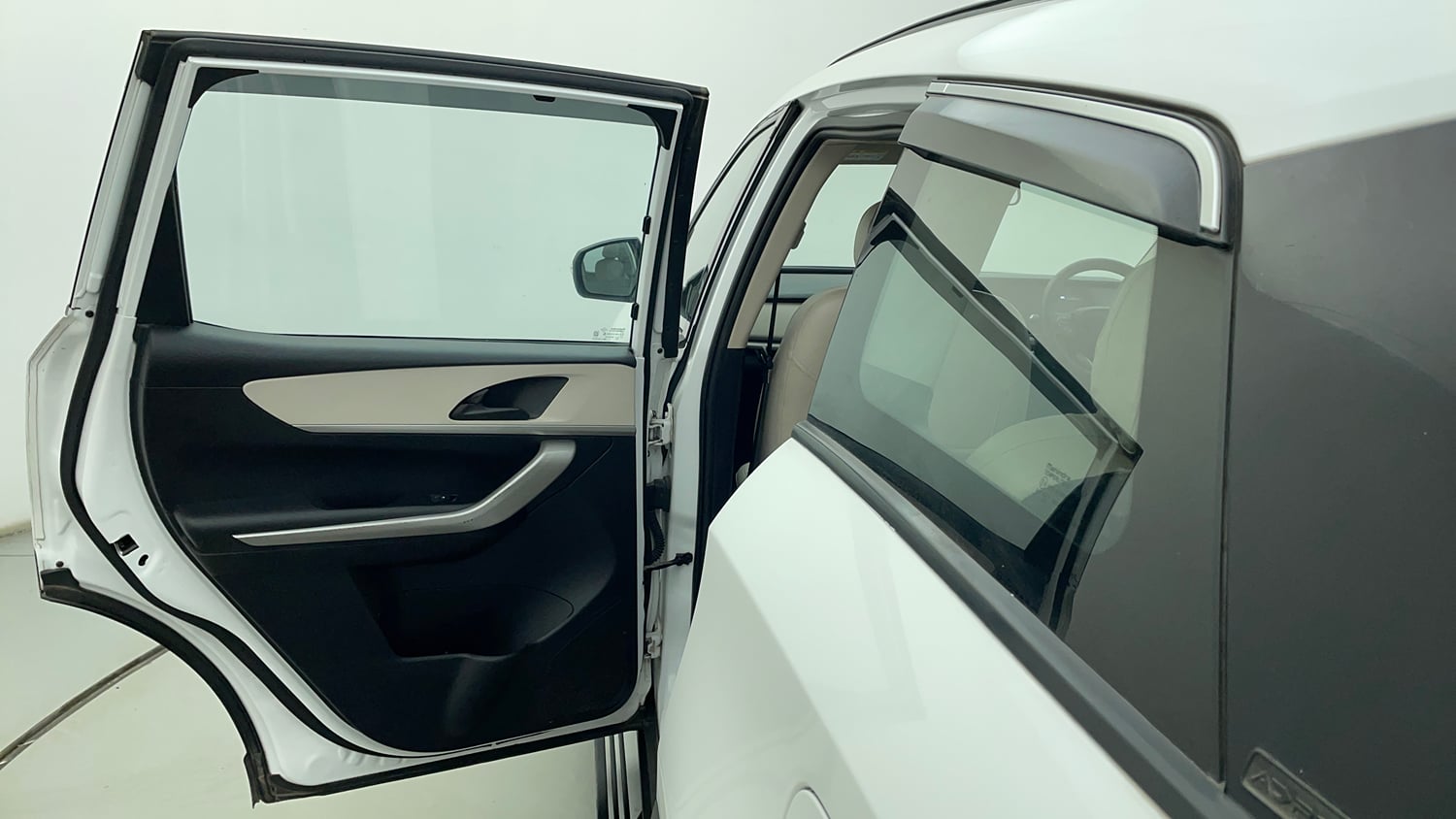 Used 2022 Mahindra XUV700 AX 3 Petrol MT 5 STR Petrol Manual interior LEFT REAR DOOR OPEN VIEW