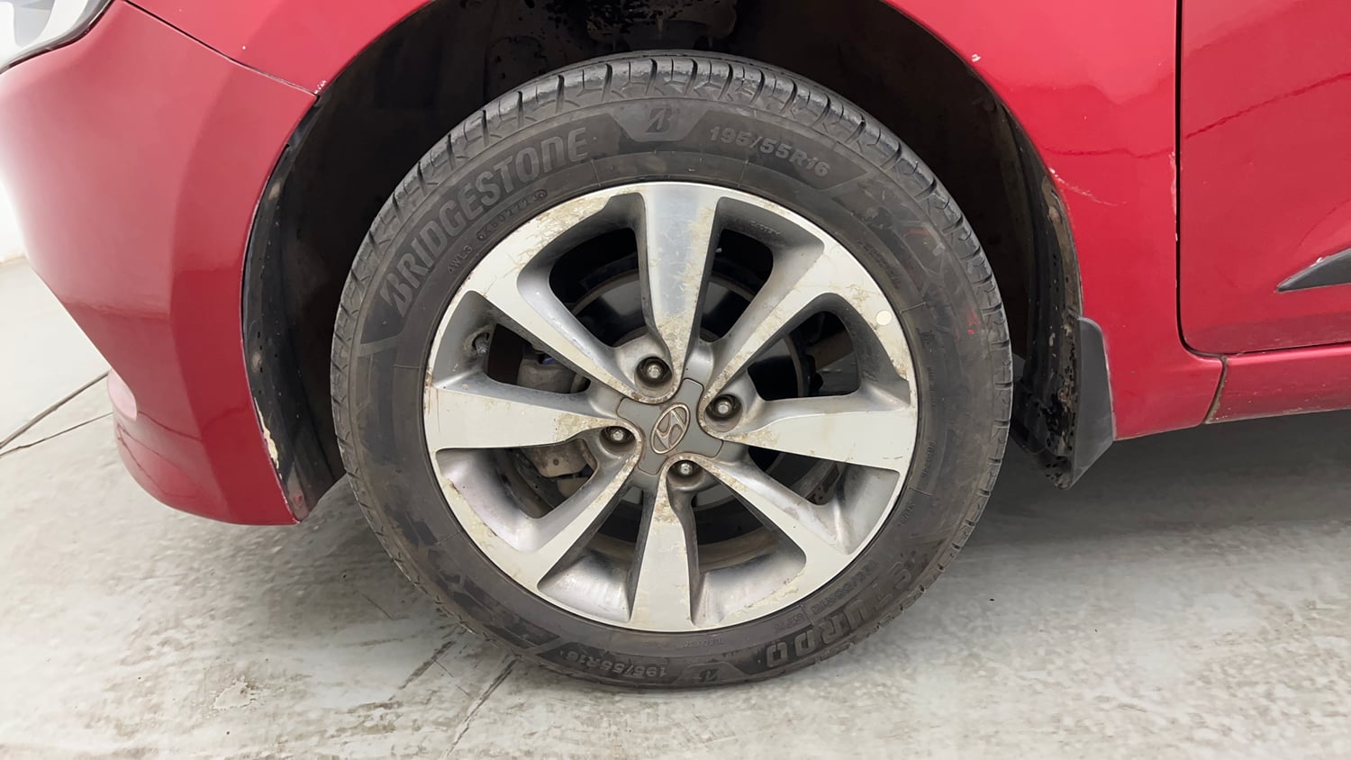 Used 2015 Hyundai Elite i20 Asta 1.2 Petrol Manual tyres LEFT FRONT TYRE RIM VIEW
