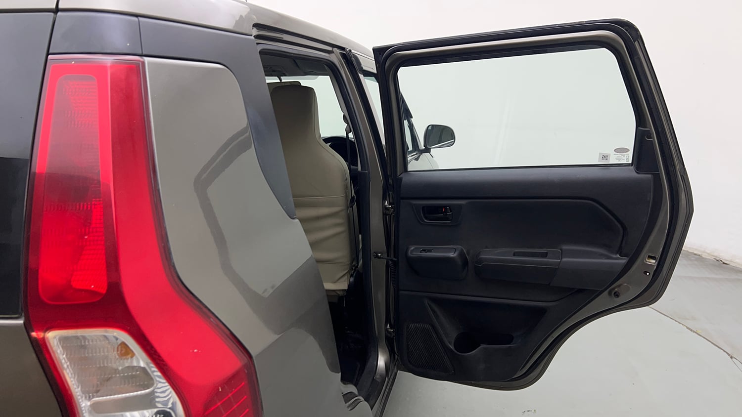 Used 2020 Maruti Suzuki Wagon R LXi (O) 1.0 CNG Cng Manual interior RIGHT REAR DOOR OPEN VIEW