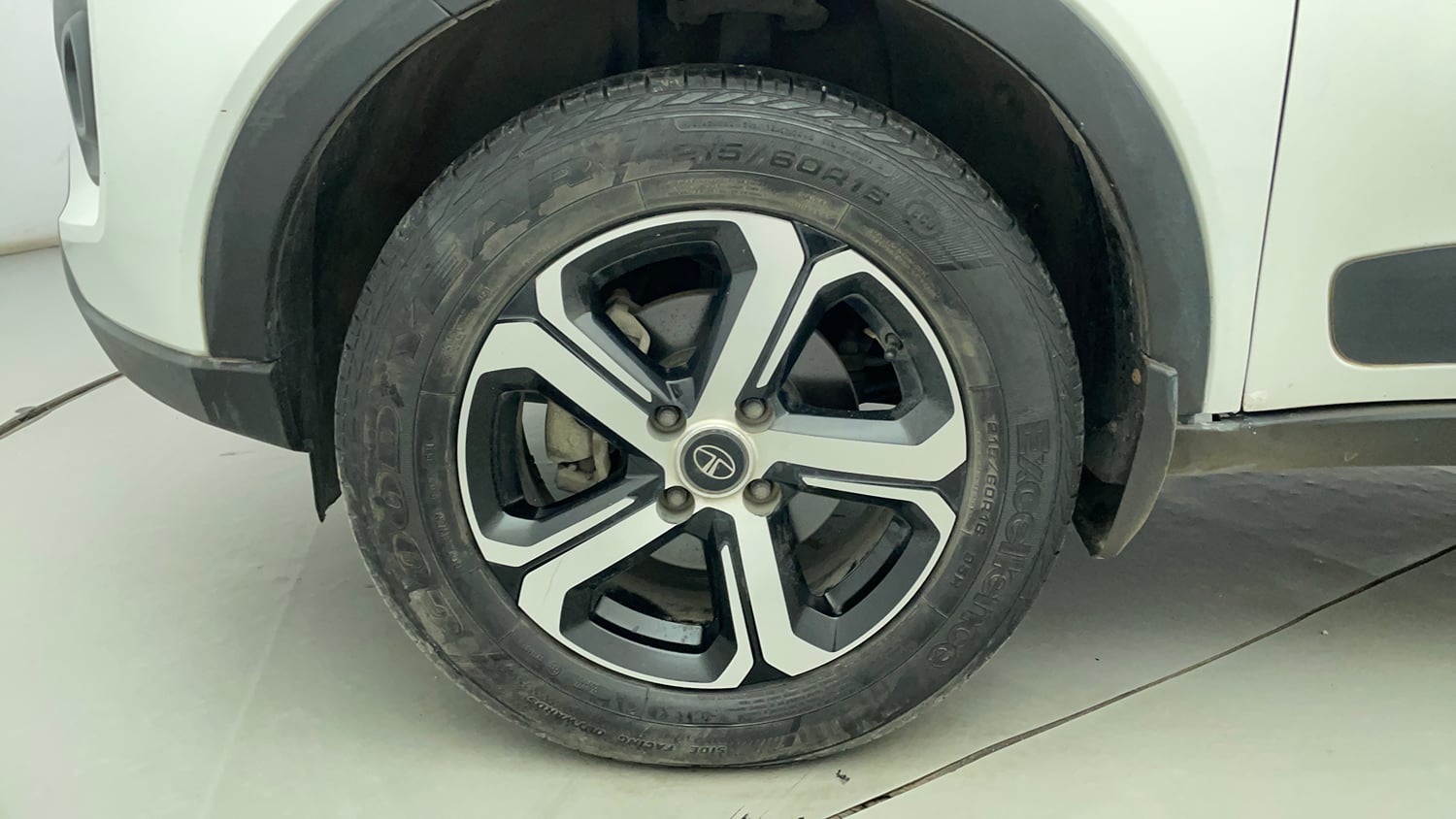 Used 2021 Tata Nexon XZA Plus Diesel Diesel Automatic tyres LEFT FRONT TYRE RIM VIEW