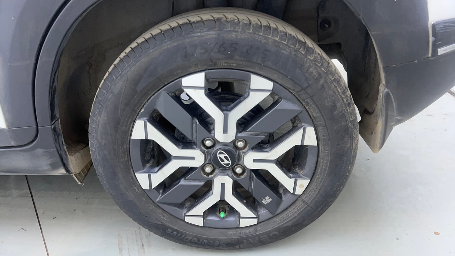 Used 2025 Hyundai Exter SX (O) Connect 1.2 MT Petrol Manual tyres LEFT REAR TYRE RIM VIEW