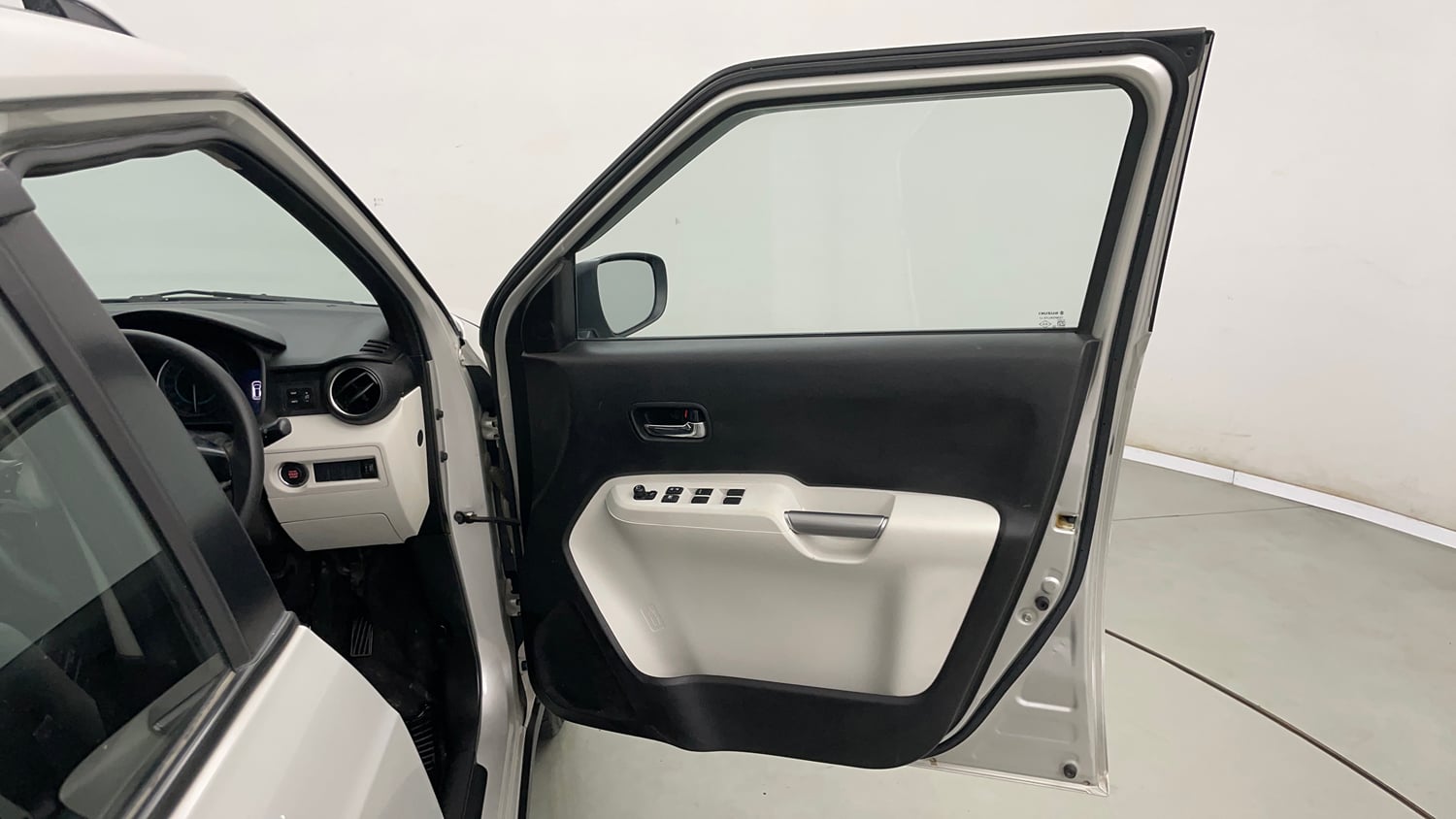 Used 2022 Maruti Suzuki Ignis Zeta 1.2 MT Petrol Manual interior RIGHT FRONT DOOR OPEN VIEW