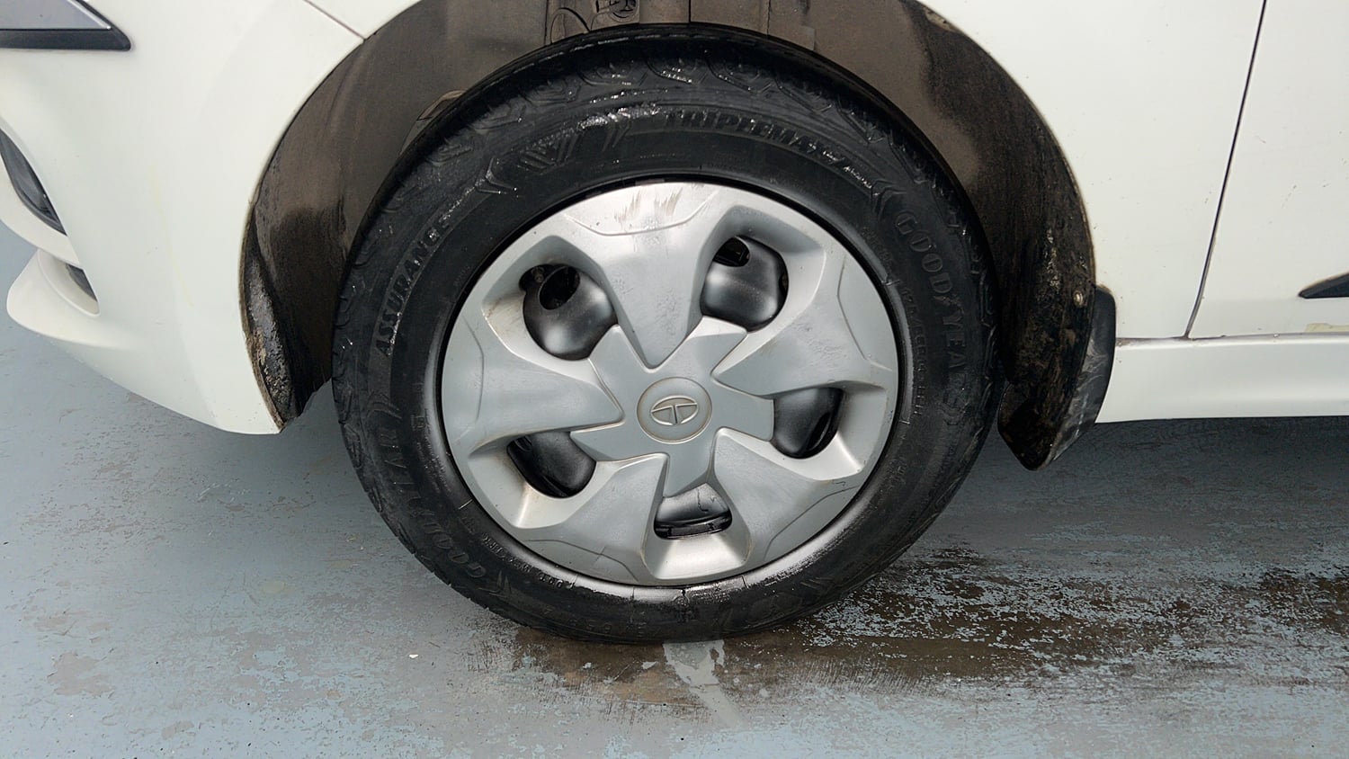 Used 2022 Tata Tiago XT CNG Cng Manual tyres LEFT FRONT TYRE RIM VIEW