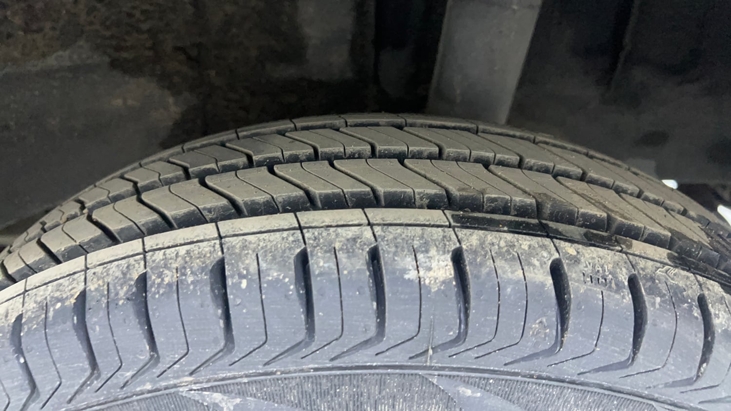 Used 2017 Renault Kwid RXL Petrol Manual tyres LEFT REAR TYRE TREAD VIEW