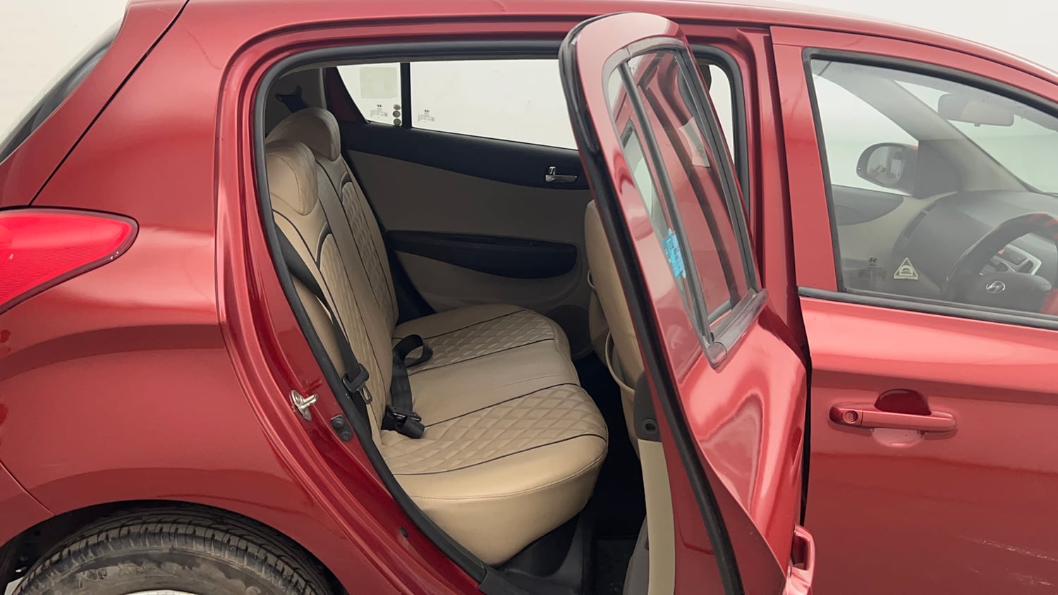 Used 2013 Hyundai i20 Magna (O) 1.2 Petrol Manual interior RIGHT SIDE REAR DOOR CABIN VIEW