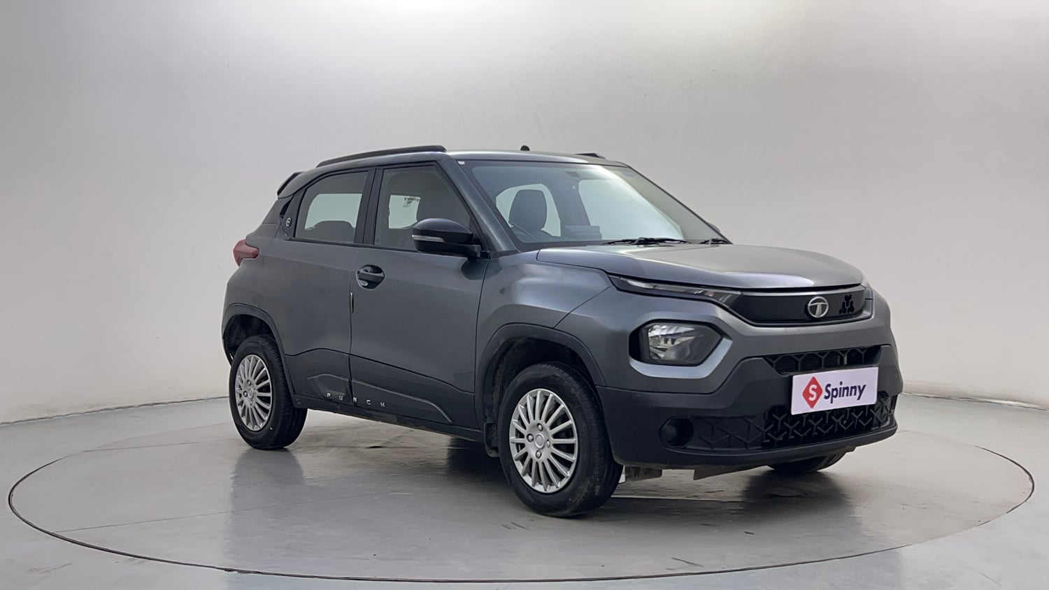 Used 2023 Tata Punch Pure MT Petrol Manual exterior RIGHT FRONT CORNER VIEW