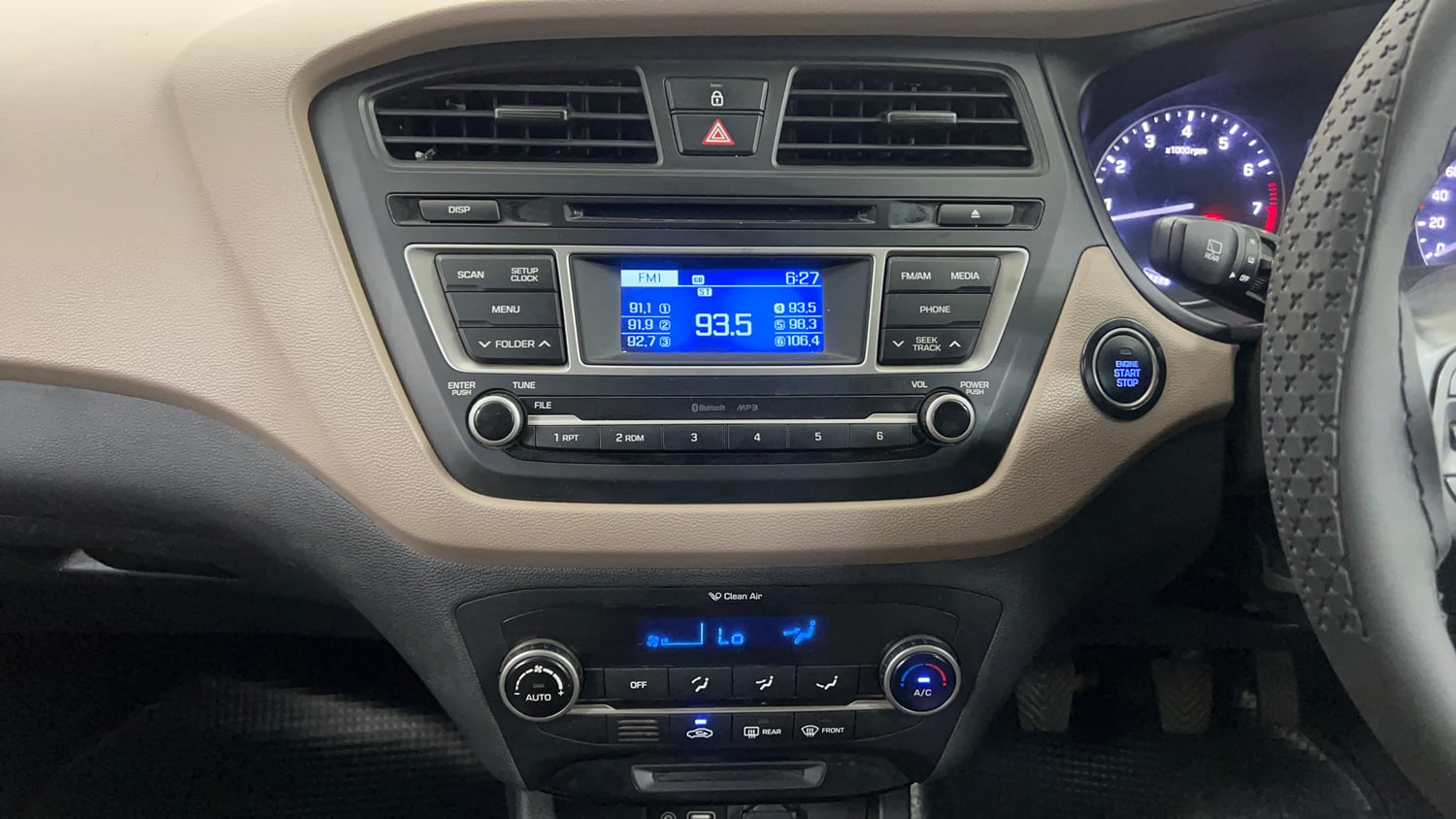 Used 2015 Hyundai Elite i20 Asta 1.2 Petrol Manual interior MUSIC SYSTEM & AC CONTROL VIEW