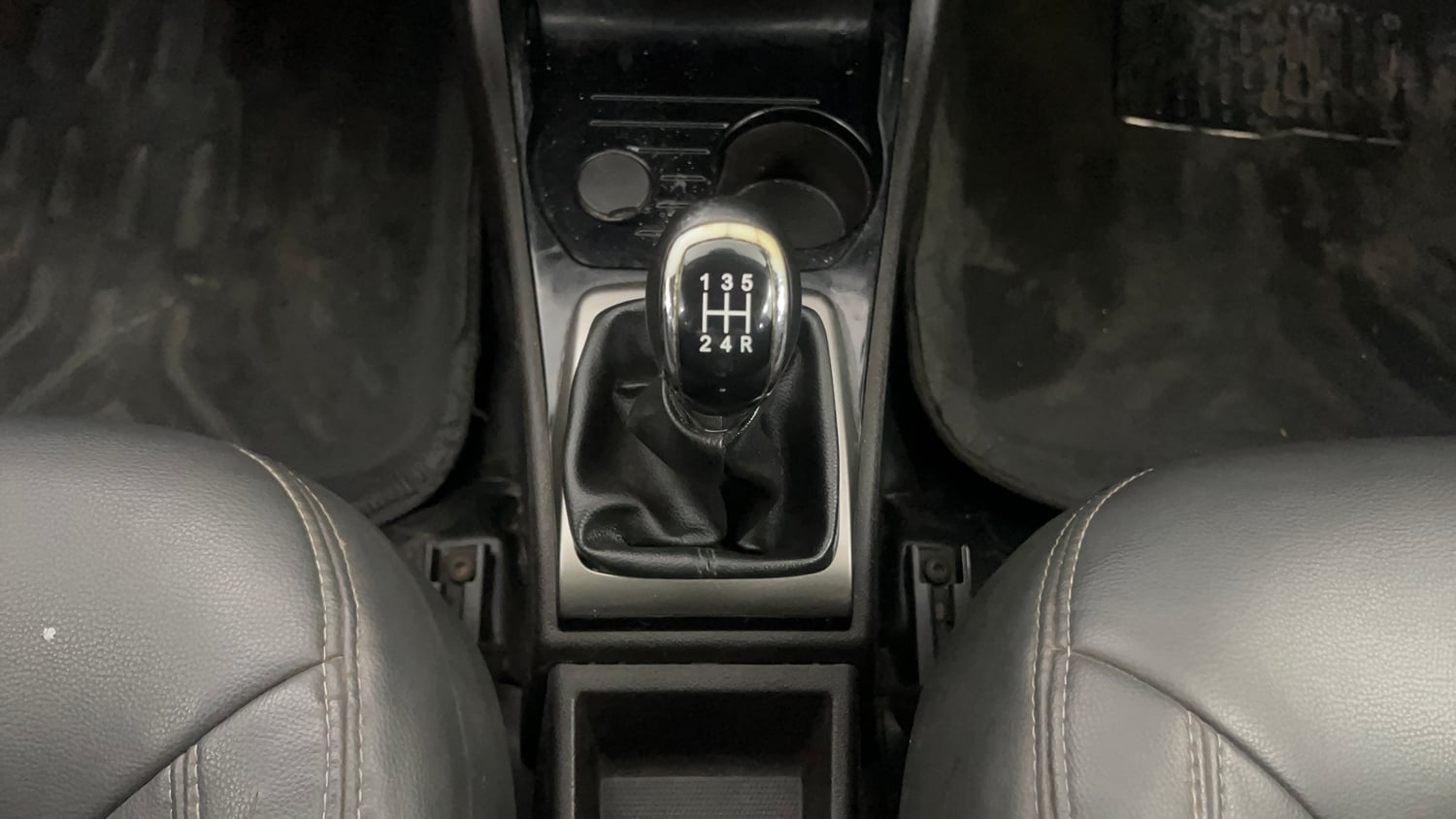 Used 2014 Tata Zest XM Petrol Petrol Manual interior GEAR  KNOB VIEW