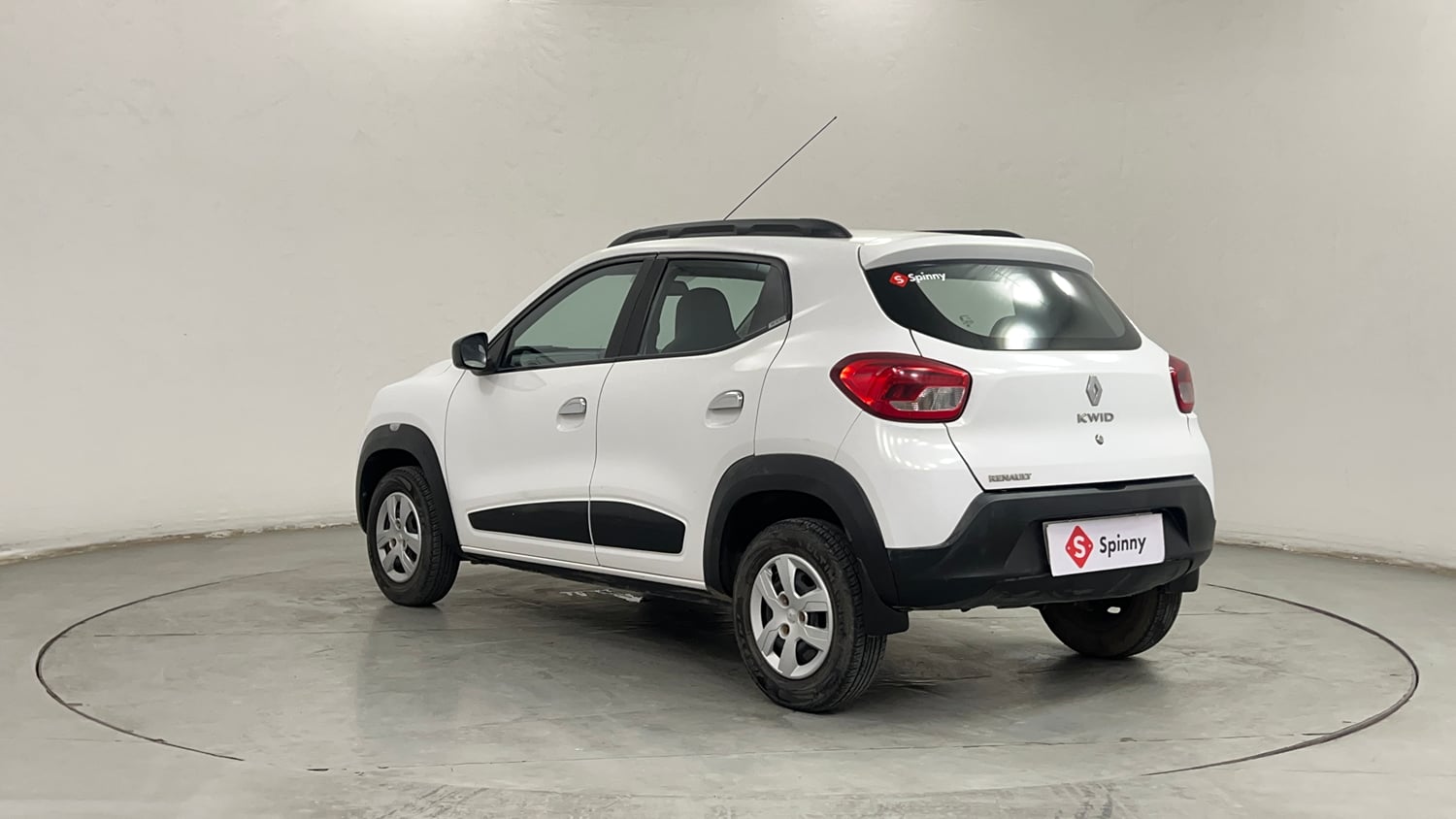 Used 2016 Renault Kwid RXT Petrol Manual exterior LEFT REAR CORNER VIEW