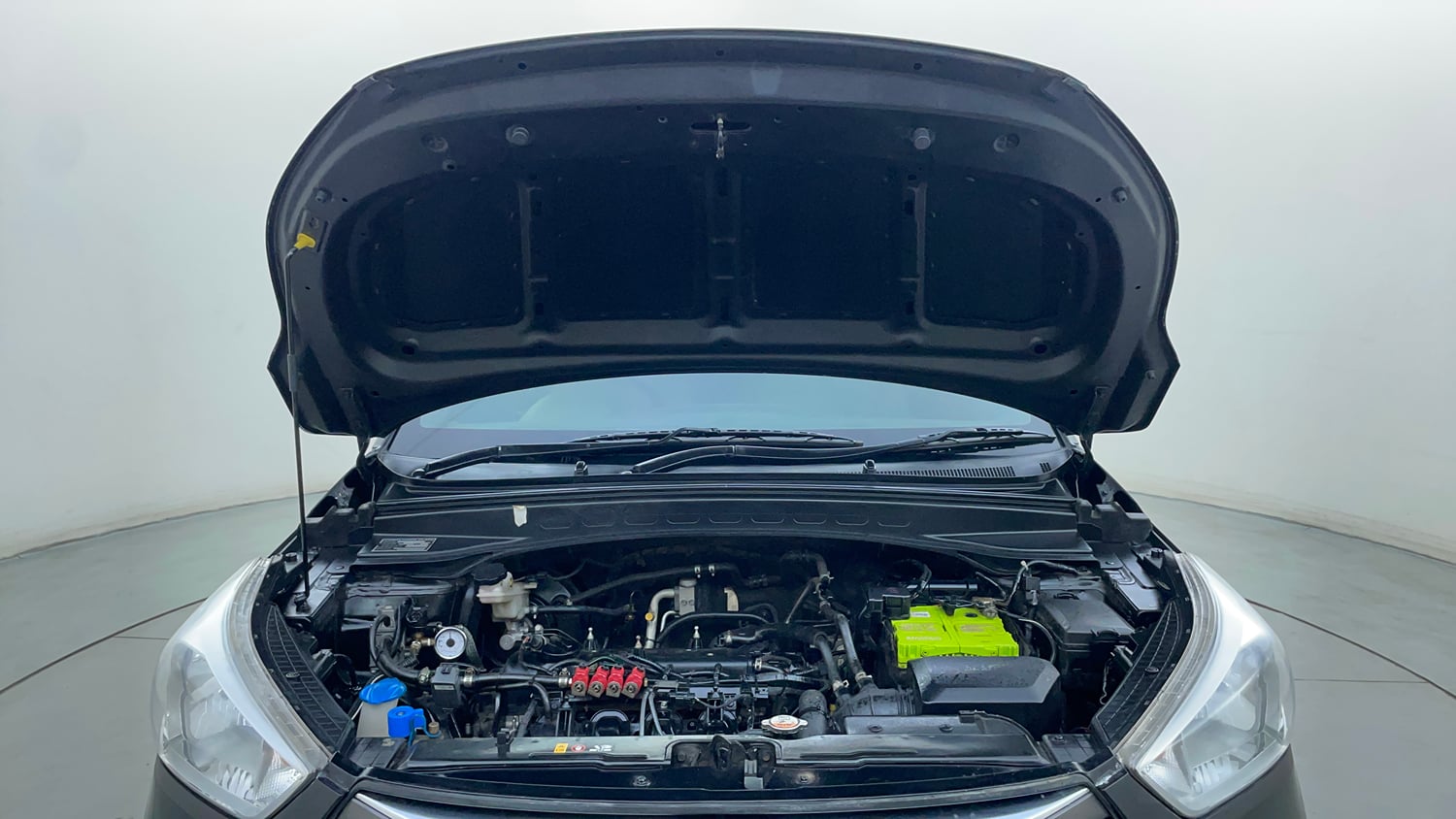 Used 2018 Hyundai Creta 1.6 E+ VTVT Petrol + CNG (Outside Fitted) Cng Manual engine ENGINE & BONNET OPEN FRONT VIEW