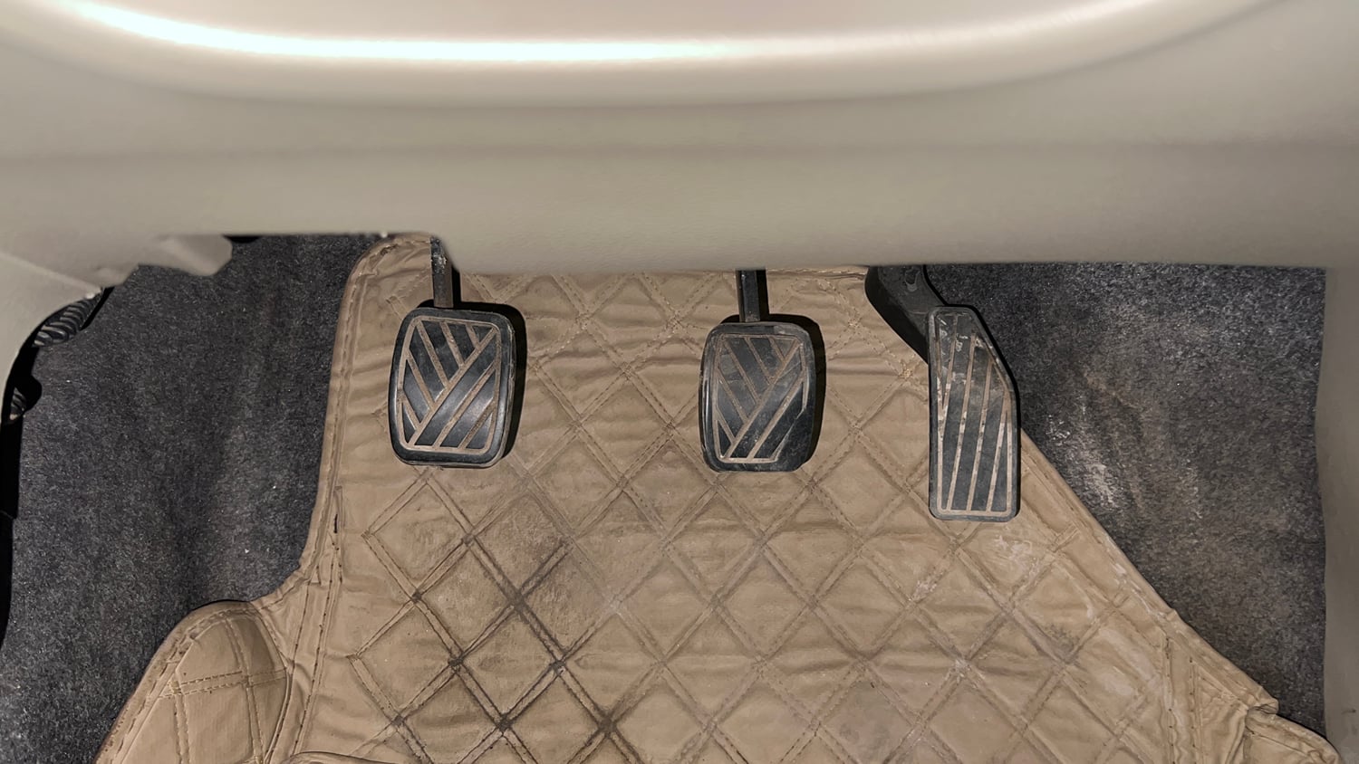 Used 2015 Maruti Suzuki Celerio VXi Petrol Manual interior PEDALS VIEW