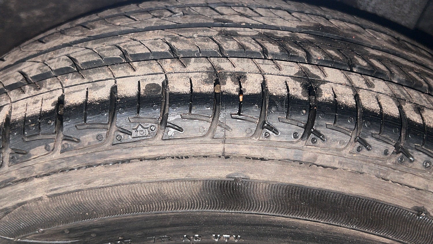 Used 2013 Hyundai Grand i10 Sportz 1.2 Kappa VTVT Petrol Manual tyres LEFT REAR TYRE TREAD VIEW
