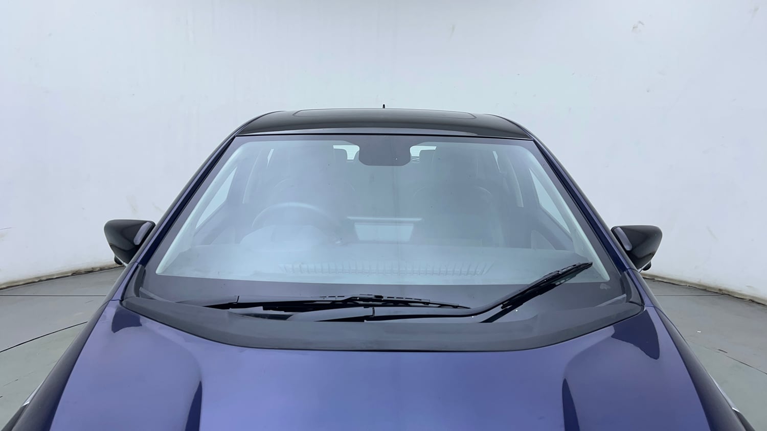 Used 2024 Tata Altroz XZA Plus (S) Lux Petrol Petrol Automatic exterior FRONT WINDSHIELD VIEW