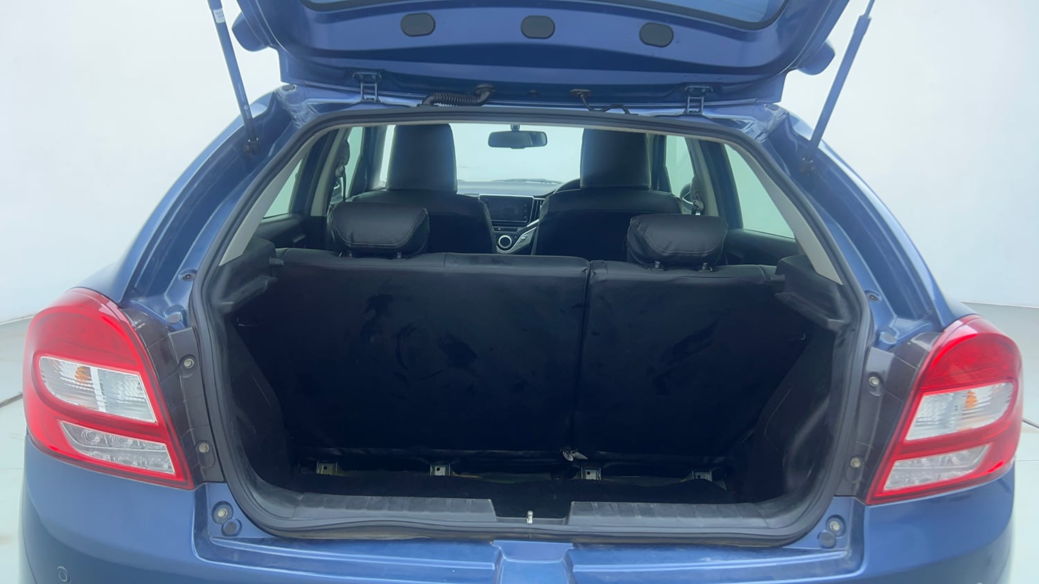 Used 2018 Maruti Suzuki Baleno Alpha 1.2 Petrol Manual interior DICKY INSIDE VIEW