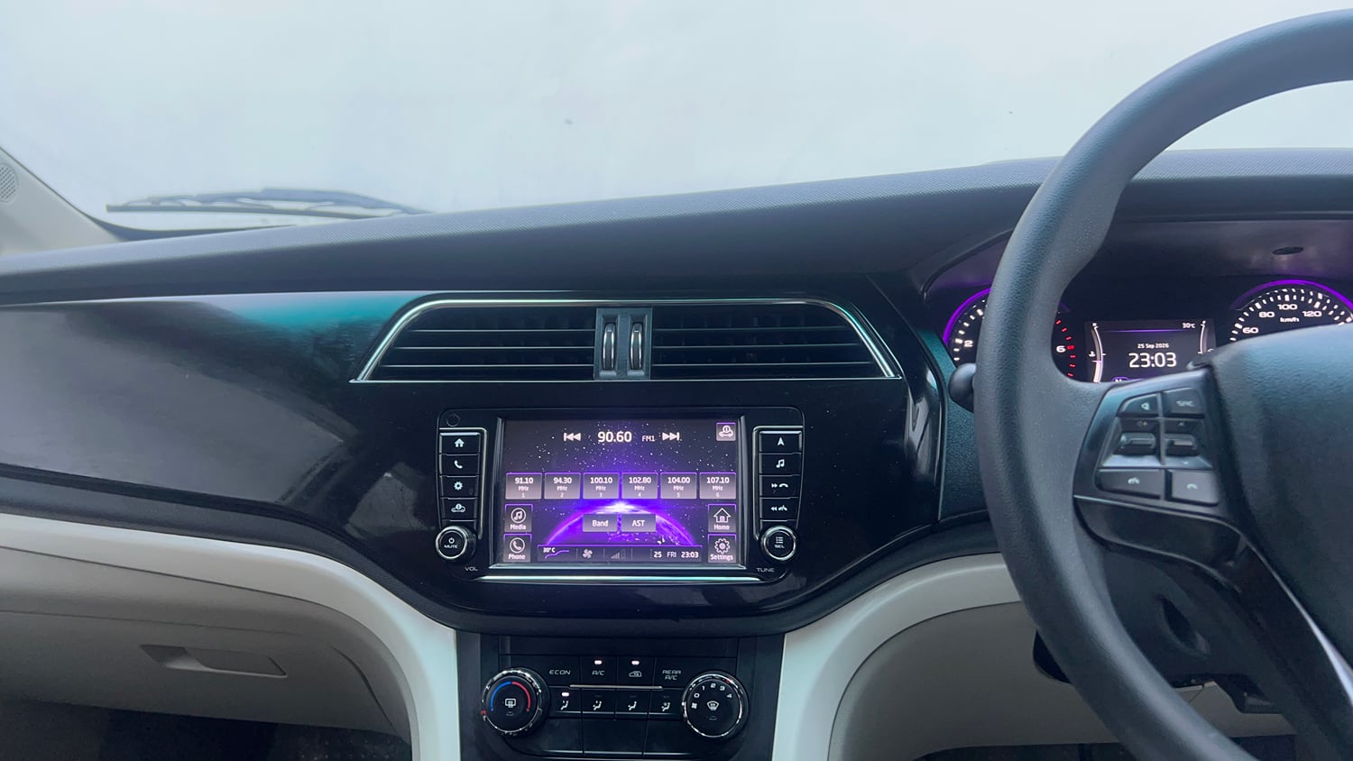 Used 2019 Mahindra Marazzo M6 7 STR Diesel Manual interior MUSIC SYSTEM & AC CONTROL VIEW
