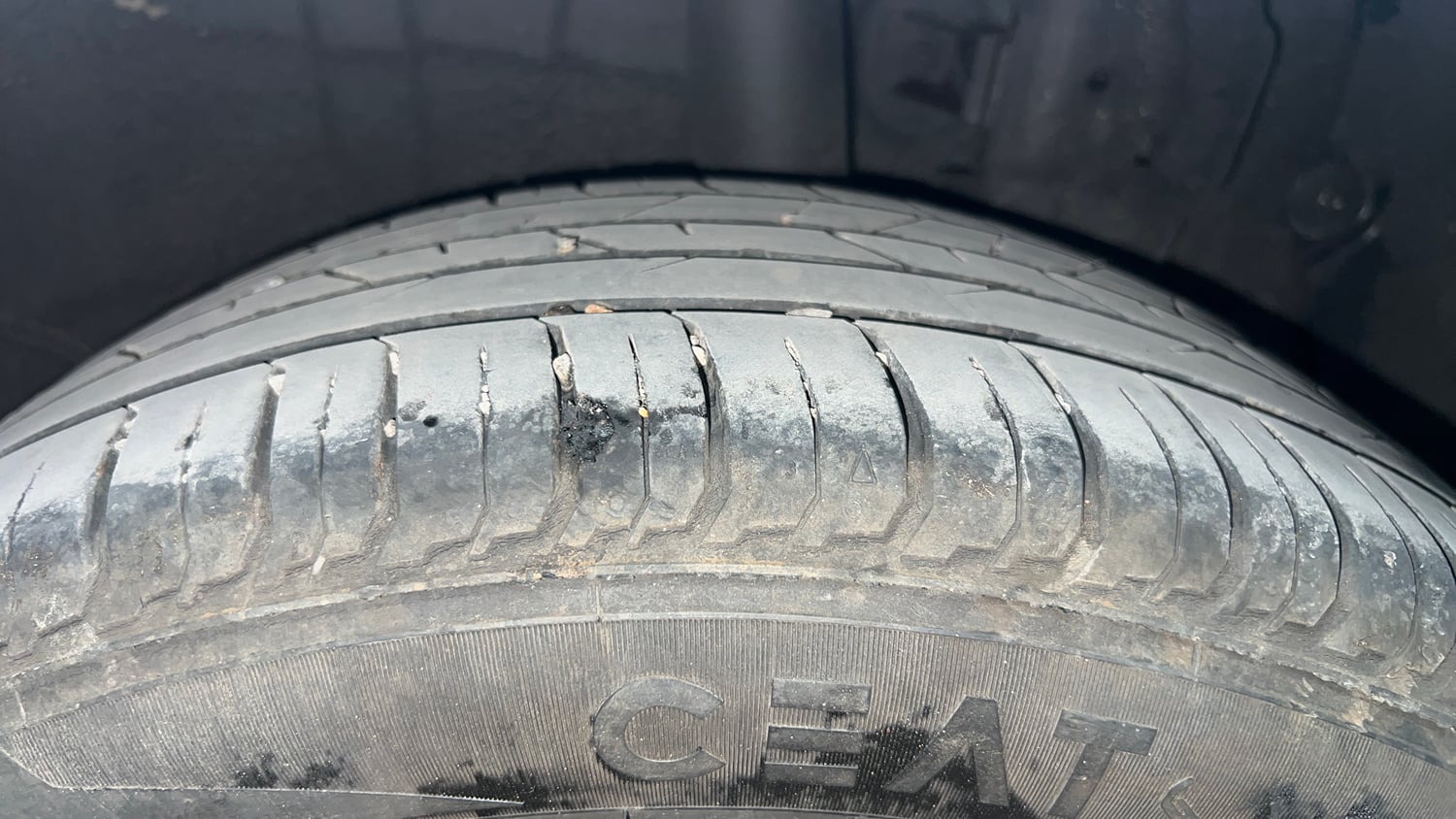 Used 2023 Hyundai New i20 Asta (O) 1.0 Turbo DCT Petrol Automatic tyres LEFT REAR TYRE TREAD VIEW