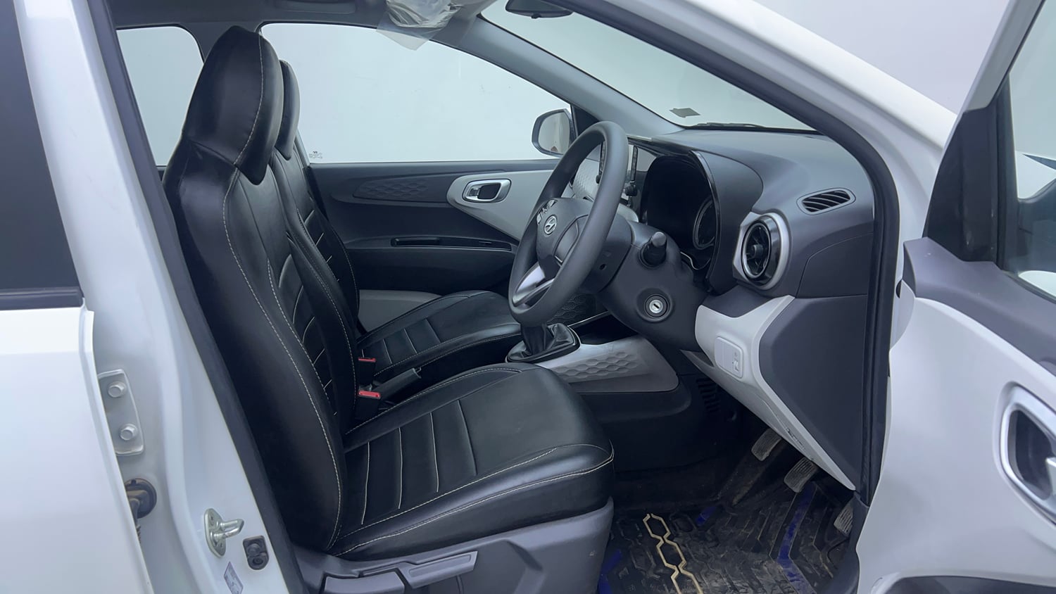 Used 2022 Hyundai Grand i10 Nios Sportz 1.2 Kappa VTVT Petrol Manual interior RIGHT SIDE FRONT DOOR CABIN VIEW