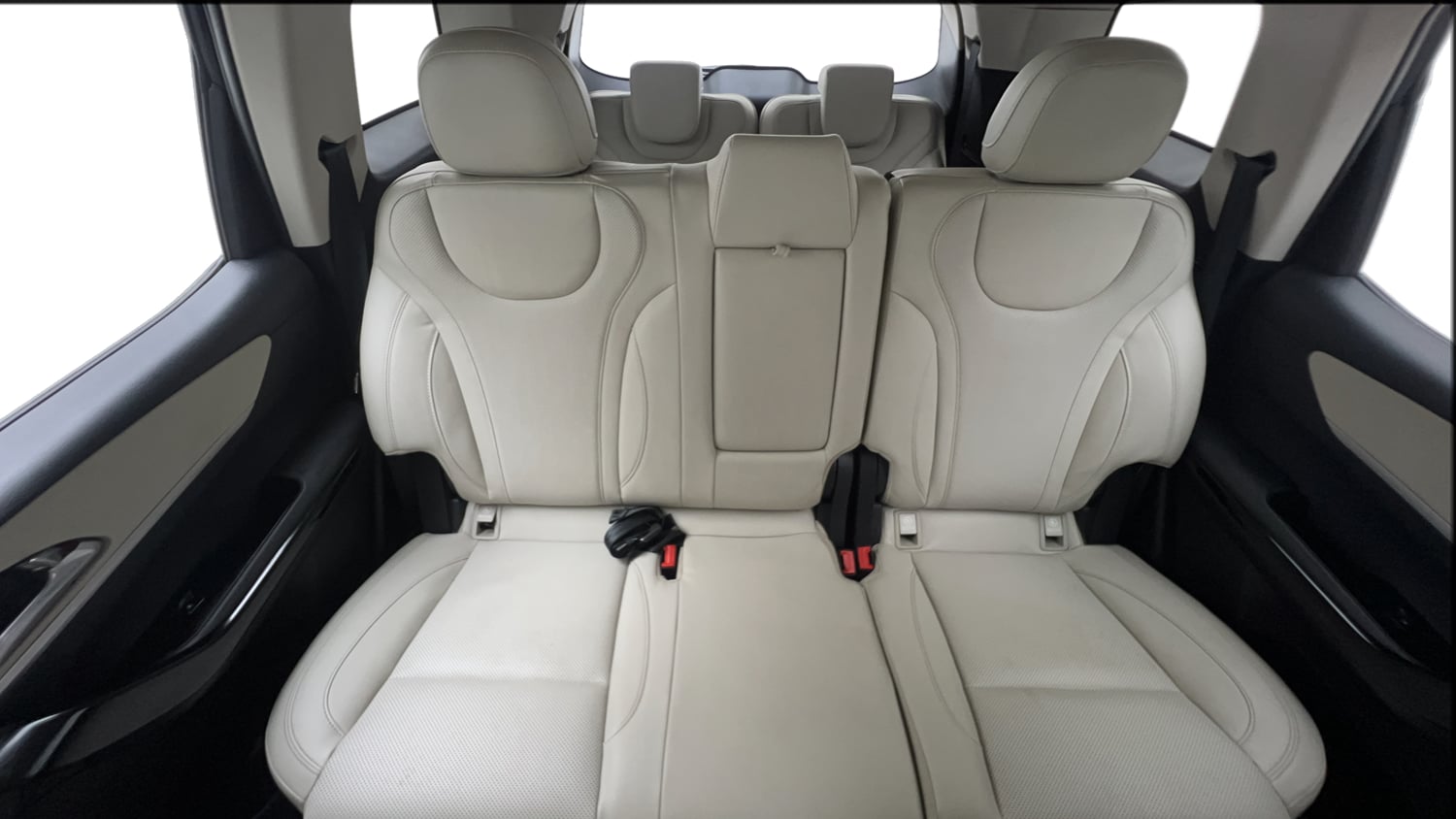 Used 2024 Mahindra XUV700 AX 7 Luxury Pack Petrol AT 7 STR Petrol Automatic interior REAR SEAT CONDITION VIEW
