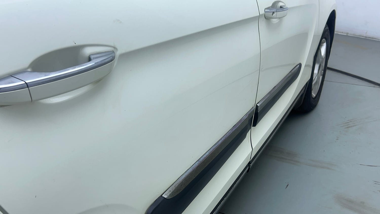 Used 2019 Mahindra Marazzo M6 7 STR Diesel Manual dents MINOR SCRATCH