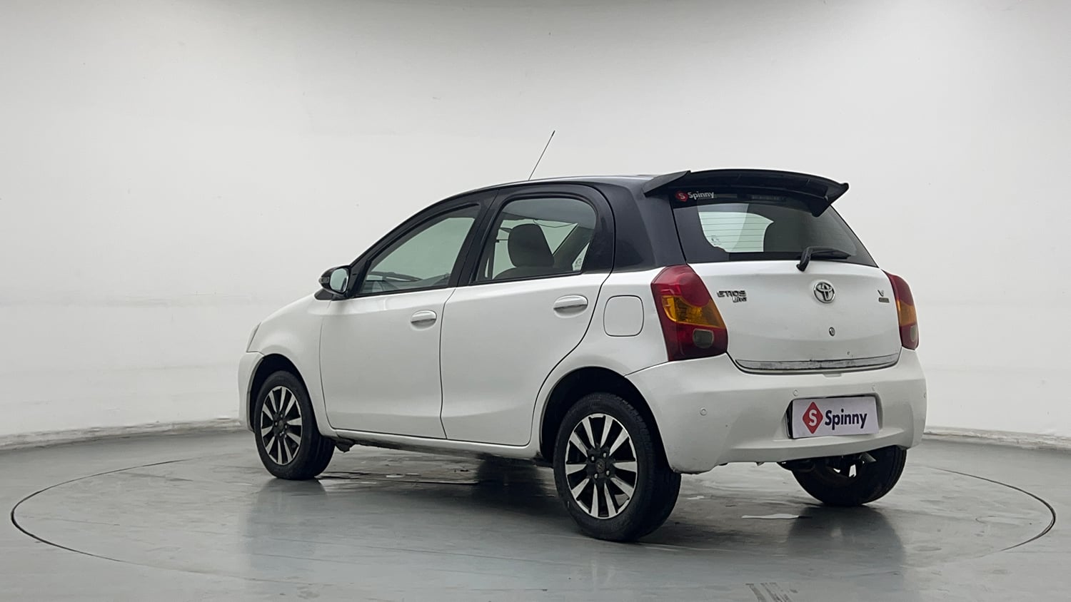 Used 2016 Toyota Etios Liva V Petrol Manual exterior LEFT REAR CORNER VIEW