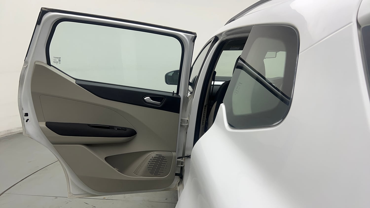 Used 2020 Renault Triber RXZ Petrol Manual interior LEFT REAR DOOR OPEN VIEW