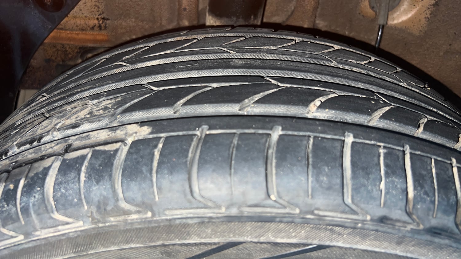 Used 2018 Hyundai Elite i20 Asta 1.4 (O) CRDi Diesel Manual tyres RIGHT REAR TYRE TREAD VIEW