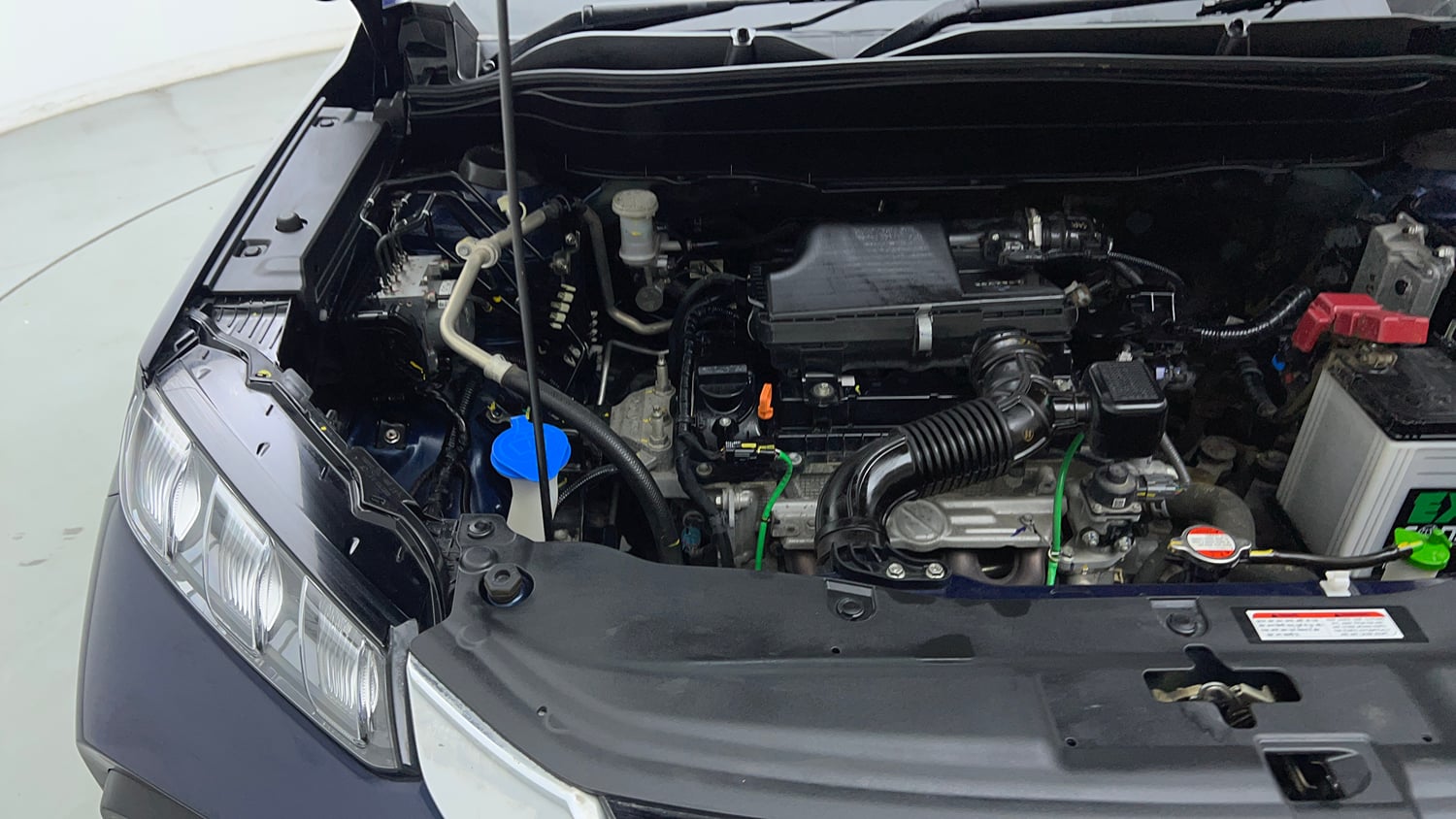 Used 2024 Maruti Suzuki Grand Vitara Zeta Smart Hybrid Petrol Manual engine ENGINE RIGHT SIDE VIEW