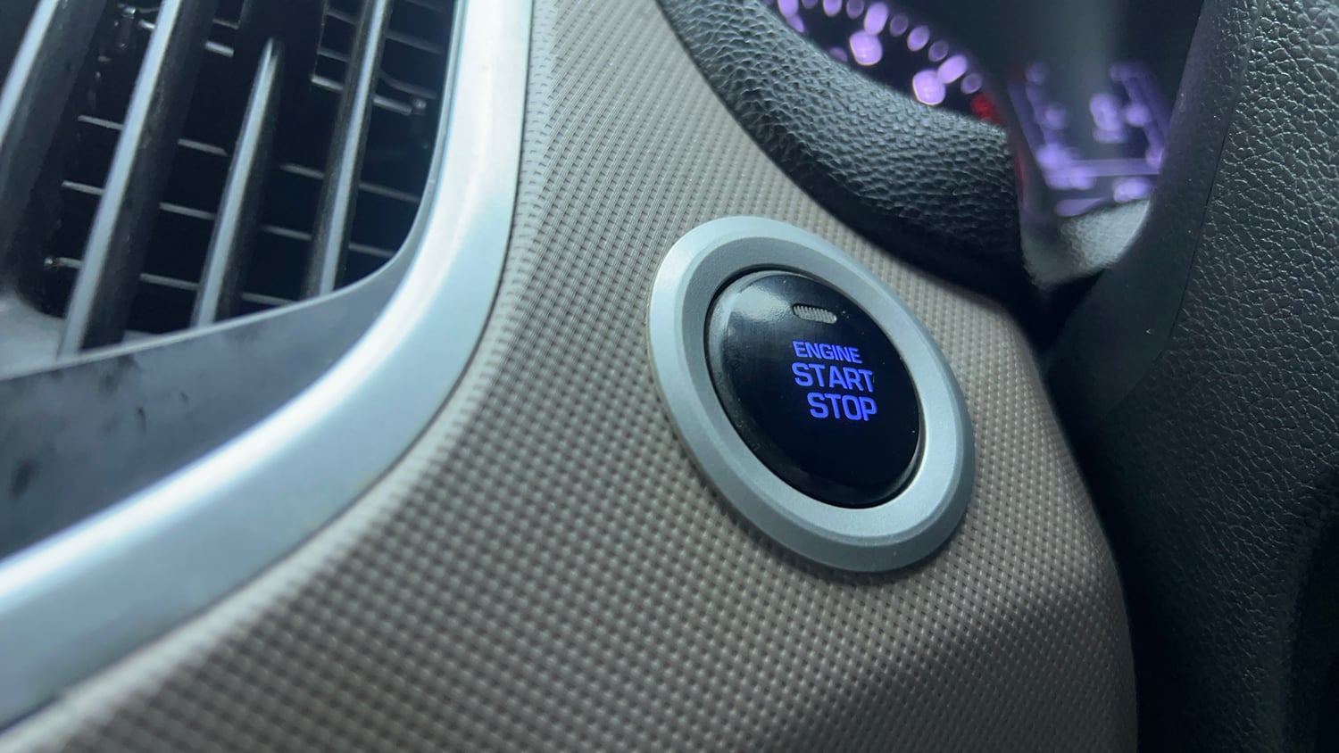 Used 2019 Hyundai Creta SX 1.6 Petrol Petrol Manual top_features Keyless start