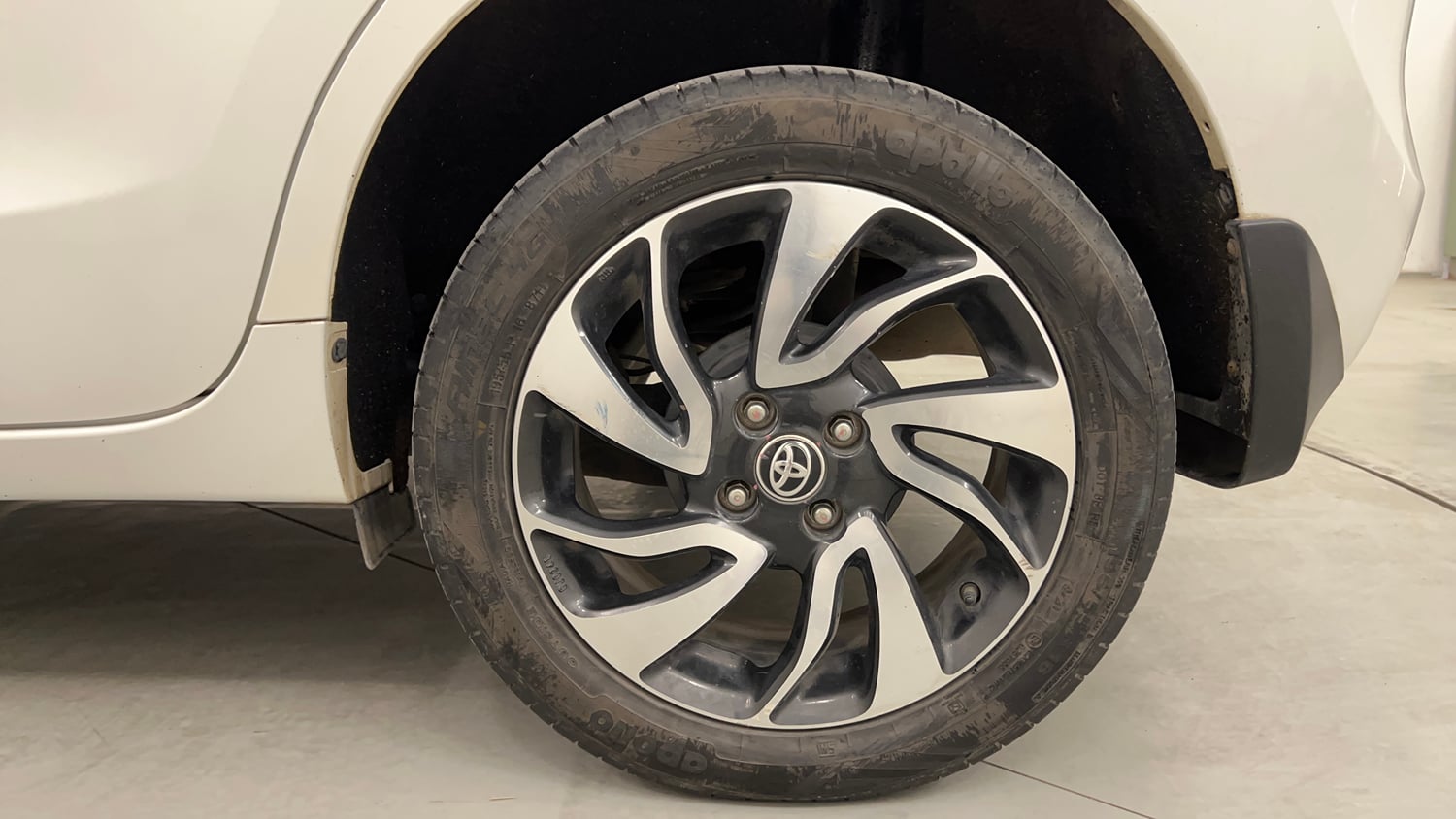 Used 2021 Toyota Glanza G Petrol Manual tyres LEFT REAR TYRE RIM VIEW