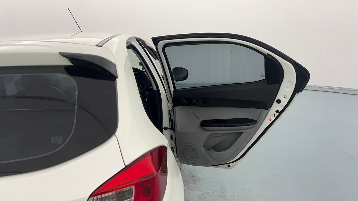 Used 2022 Tata Tiago XT CNG Cng Manual interior RIGHT REAR DOOR OPEN VIEW