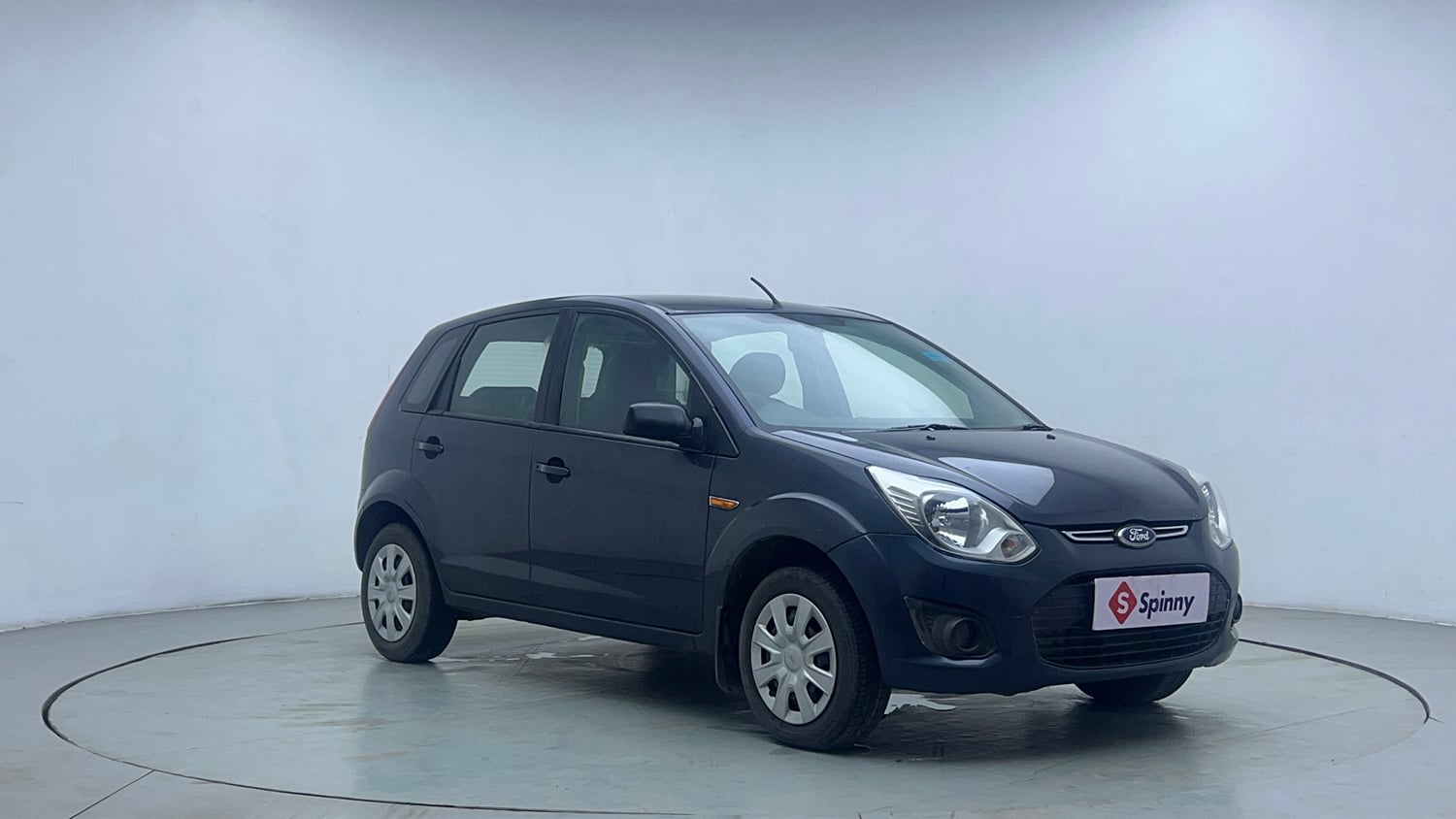 Used 2014 Ford Figo Duratec Petrol ZXI 1.2 Petrol Manual exterior RIGHT FRONT CORNER VIEW