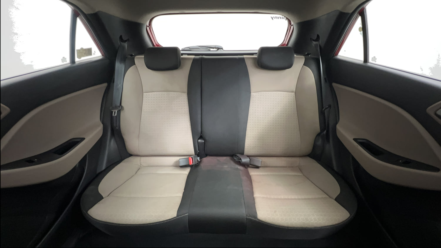 Used 2015 Hyundai Elite i20 Asta 1.2 Petrol Manual interior REAR SEAT CONDITION VIEW