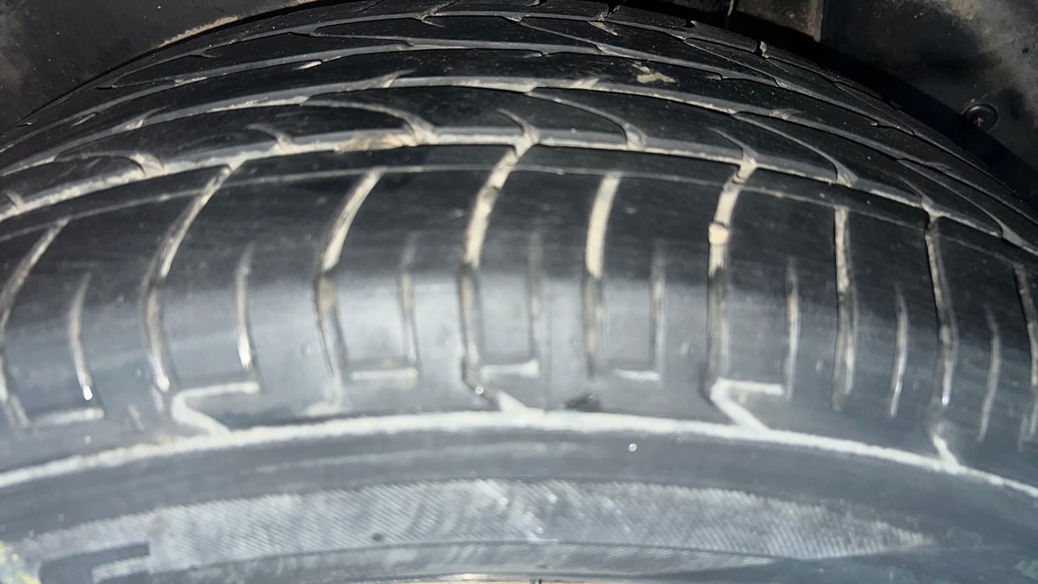 Used 2017 Hyundai Creta SX Plus 1.6 AT Petrol Petrol Automatic tyres LEFT REAR TYRE TREAD VIEW