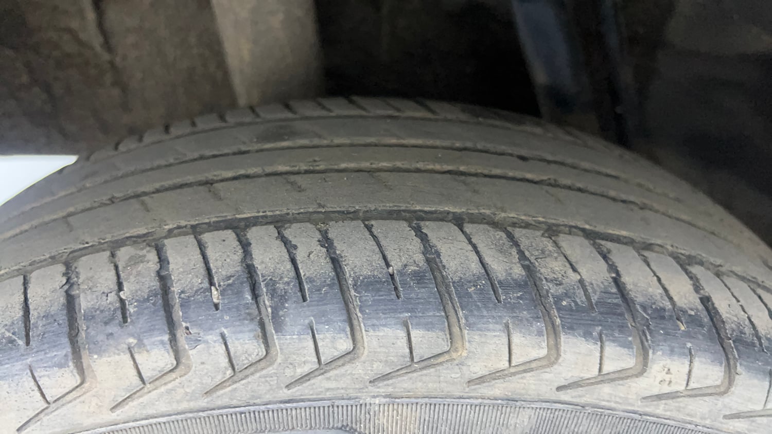 Used 2017 Renault Kwid RXL Petrol Manual tyres RIGHT REAR TYRE TREAD VIEW