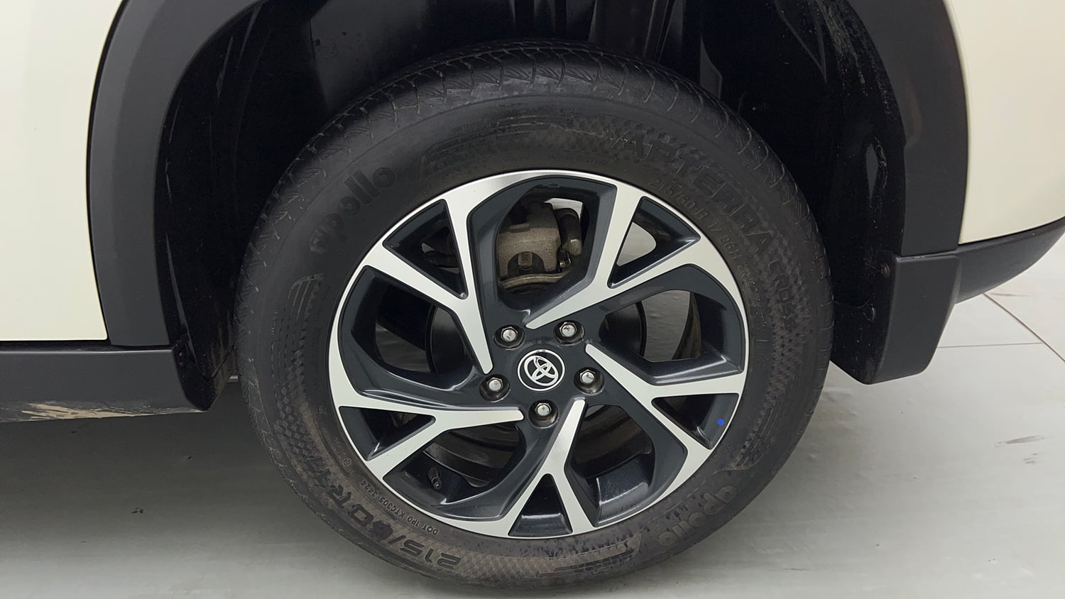 Used 2024 Toyota Urban Cruiser Hyryder V AT NeoDrive Petrol Automatic tyres LEFT REAR TYRE RIM VIEW